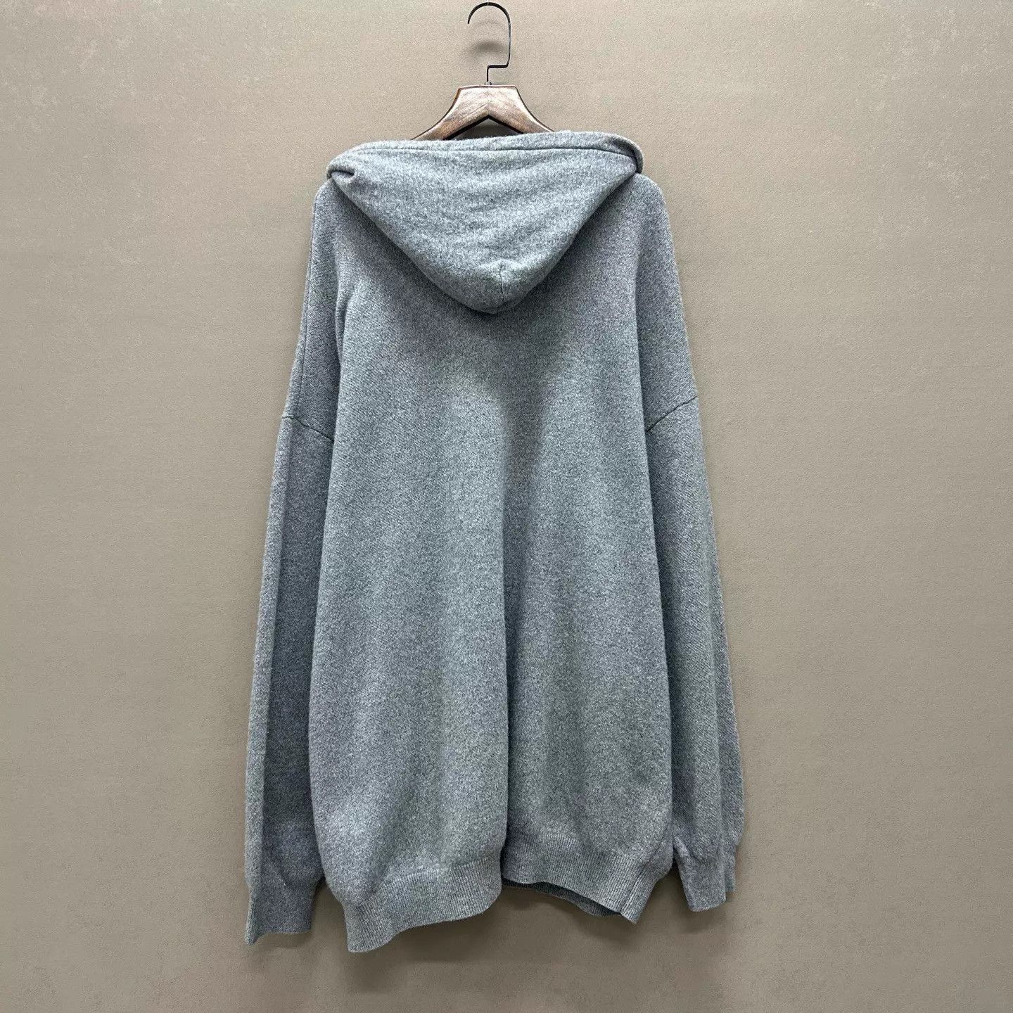 Balenciaga Balenciaga 99 New Gray BB Embroidered Knit Hoodie Size 4 Size US XL / EU 56 / 4 - 2 Thumbnail