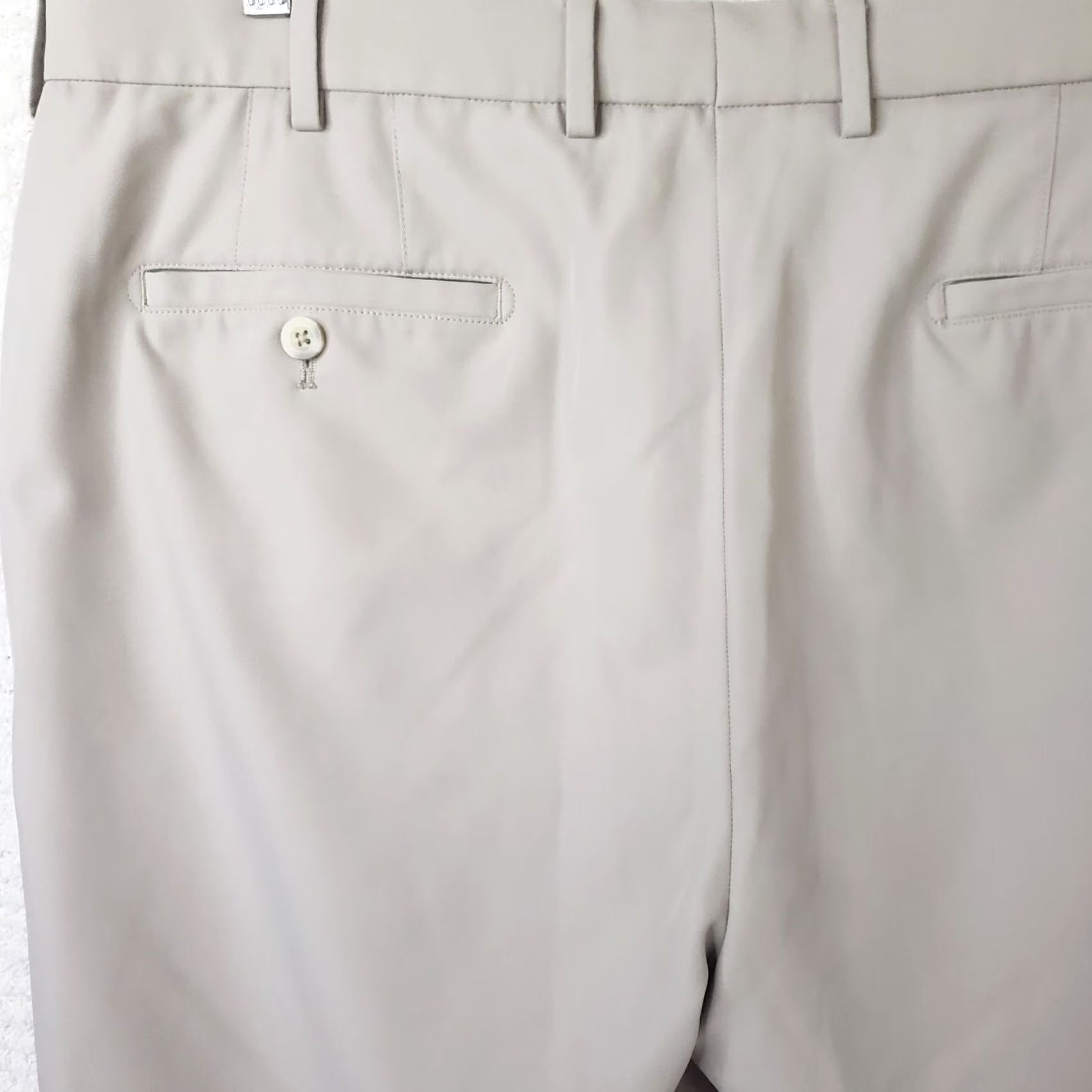 Peter Millar Peter Millar Wicking Performance Chino Shorts Men 38 Beige Golf Casual Size US 38 / EU 54 - 6 Thumbnail