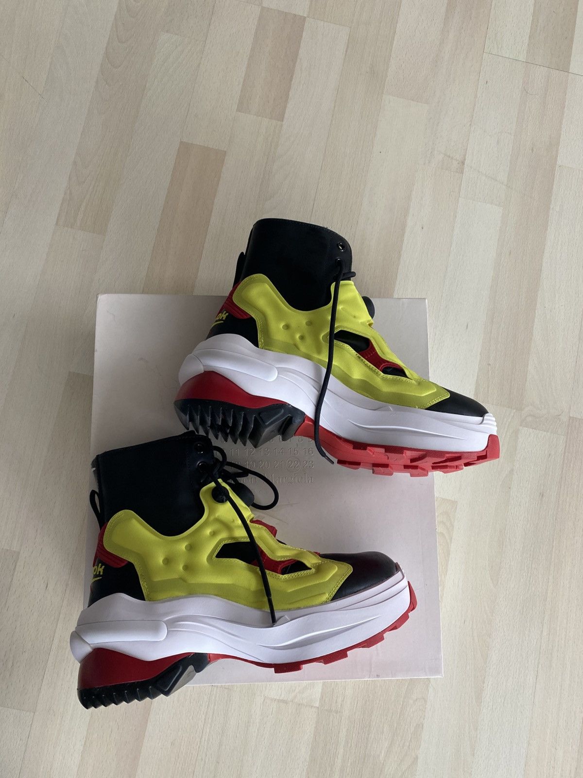 Maison Margiela × Reebok Maison Margiela x Reebok Tabi New With Box Sneakers Size US 8.5 / EU 41-42 - 2 Thumbnail