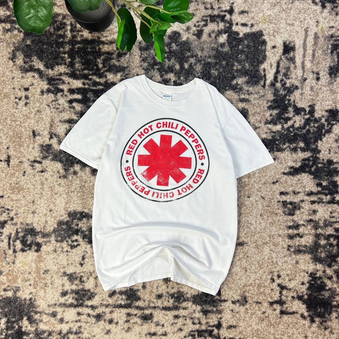 Band Tees Red Hot Chilli Peppers Big Logo Rock Band T-Shirt 1TS73 Size US L / EU 52-54 / 3 - 1 Thumbnail