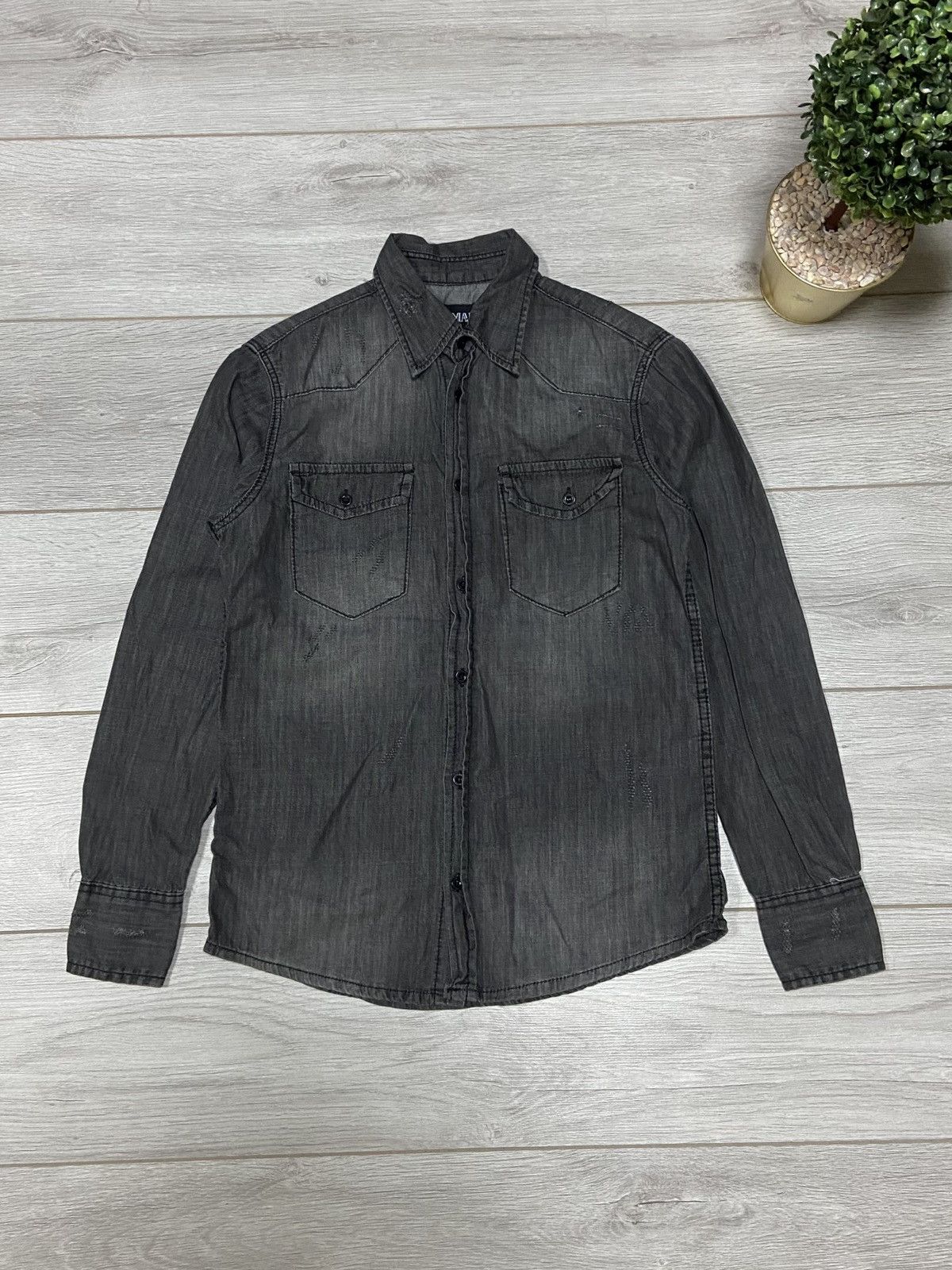 Balmain Balmain big logo sign shirt buttons spell out tear distress Size US S / EU 44-46 / 1 - 3 Thumbnail