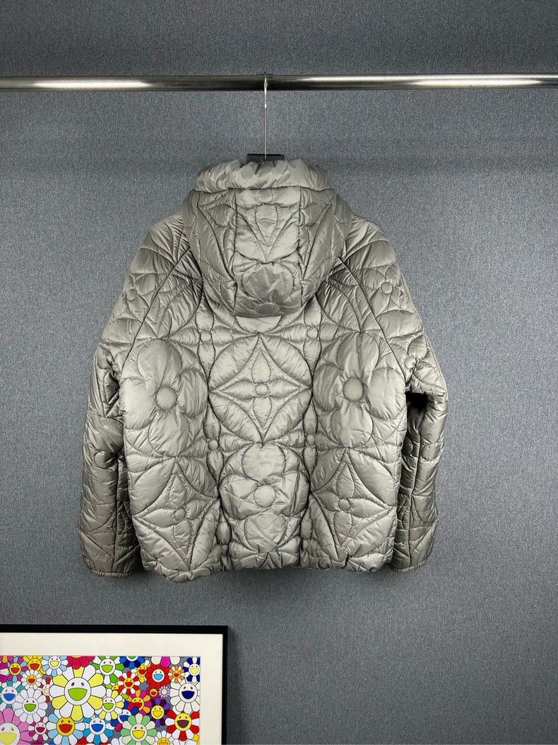 Louis Vuitton Louis Vuitton Double-sided down jacket with presbyopic emb Size US M / EU 48-50 / 2 - 2 Thumbnail