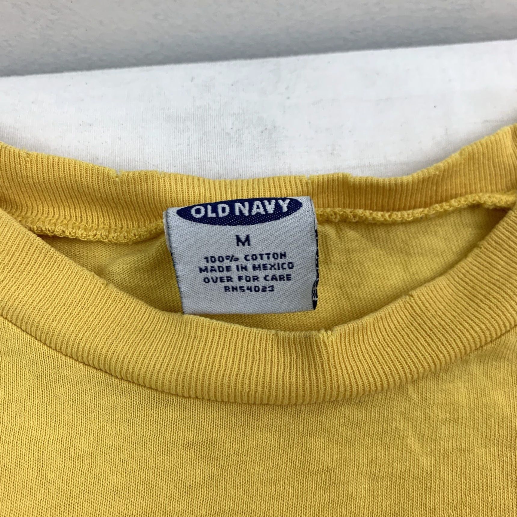 Old Navy VINTAGE Old Navy Grunge T-Shirt Adult Medium Yellow Long Sleeve Crew Neck Mens Size US M / EU 48-50 / 2 - 7 Thumbnail