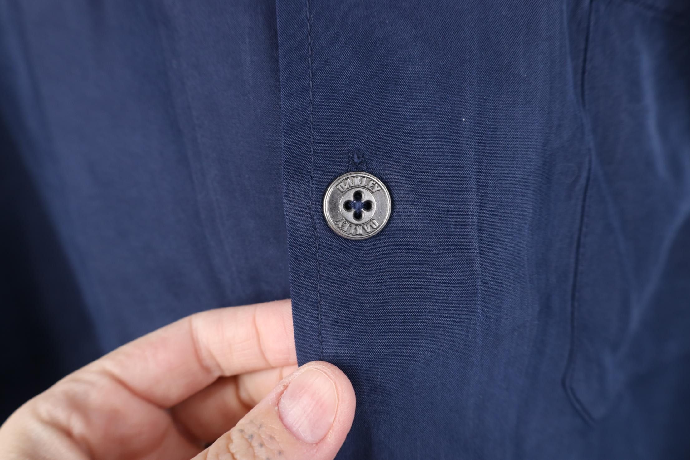 Oakley Vintage Y2K Oakley Logo Microfiber Camp Collar Button Shirt Size US L / EU 52-54 / 3 - 6 Thumbnail