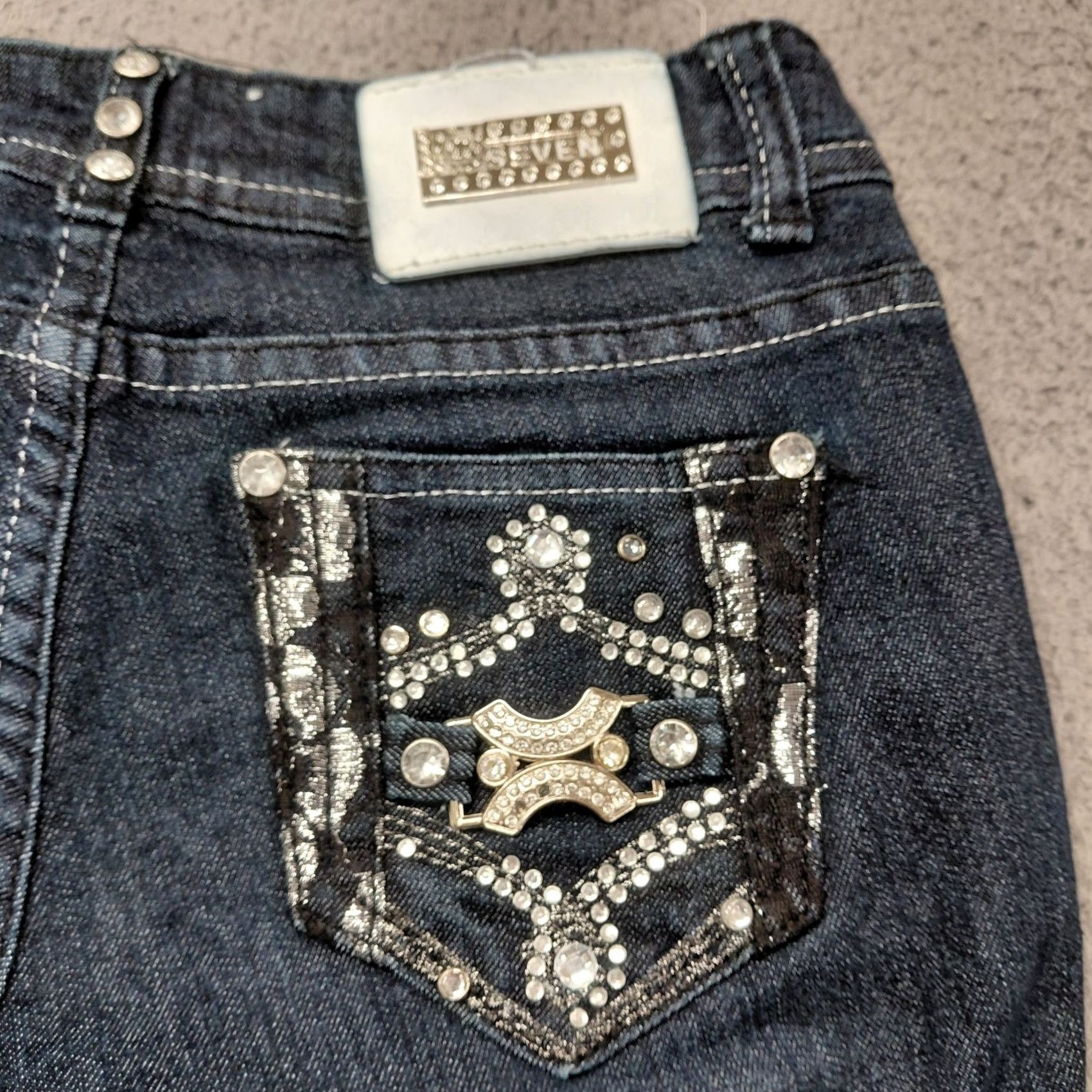 Vintage At Seven 7 Shorts Jeans Junior's Size 1 Blue Skinny Dark Wash Denim Bling Rhinestone Logo 5-Pocket Design Regular Fit Boys Girls Teens Vintage No Size 25" / US 0 / IT 36 - 4 Thumbnail
