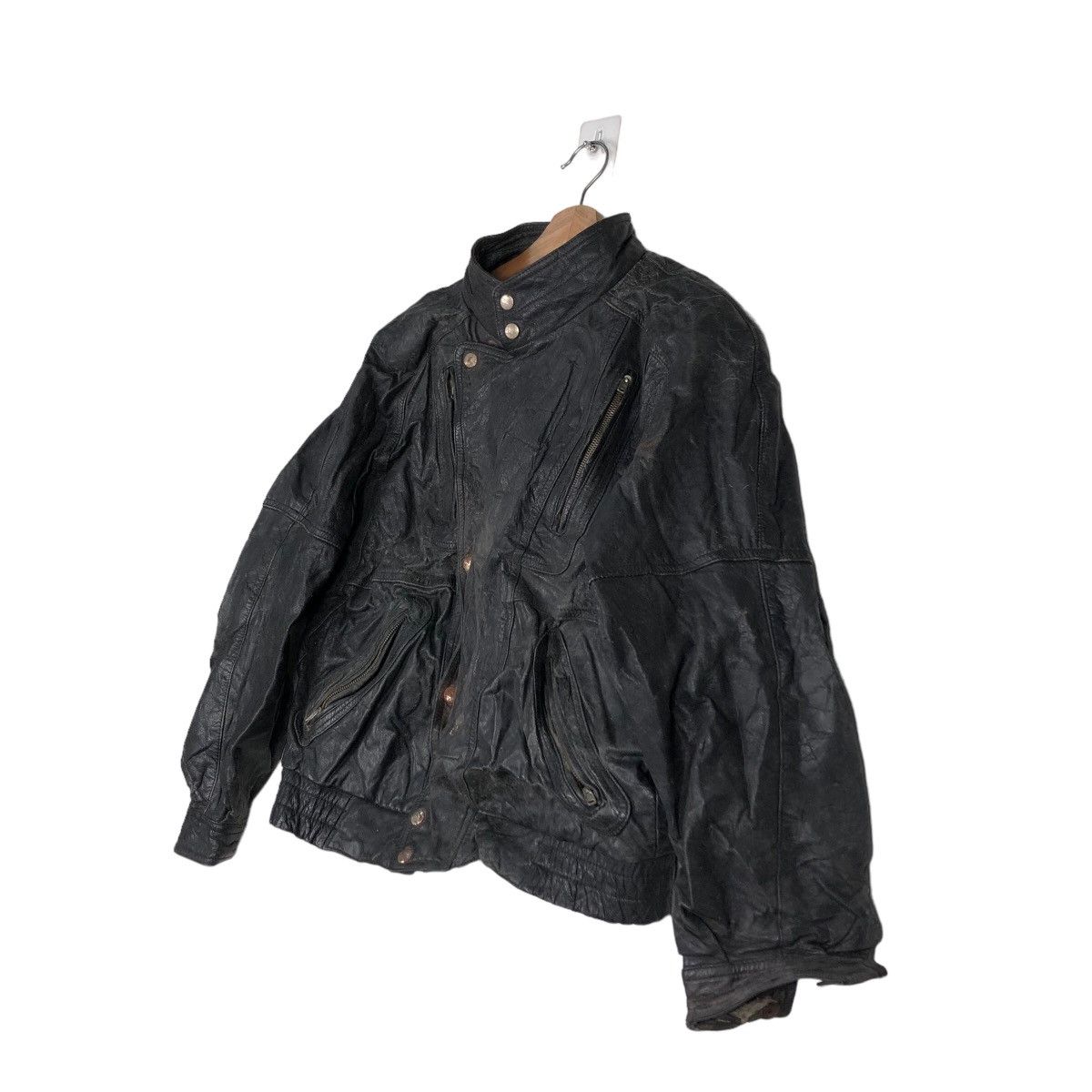 Japanese Brand Vintage Bomber Genuine Leather Jacket Sportwear IsseyMiyake Size US M / EU 48-50 / 2 - 2 Thumbnail