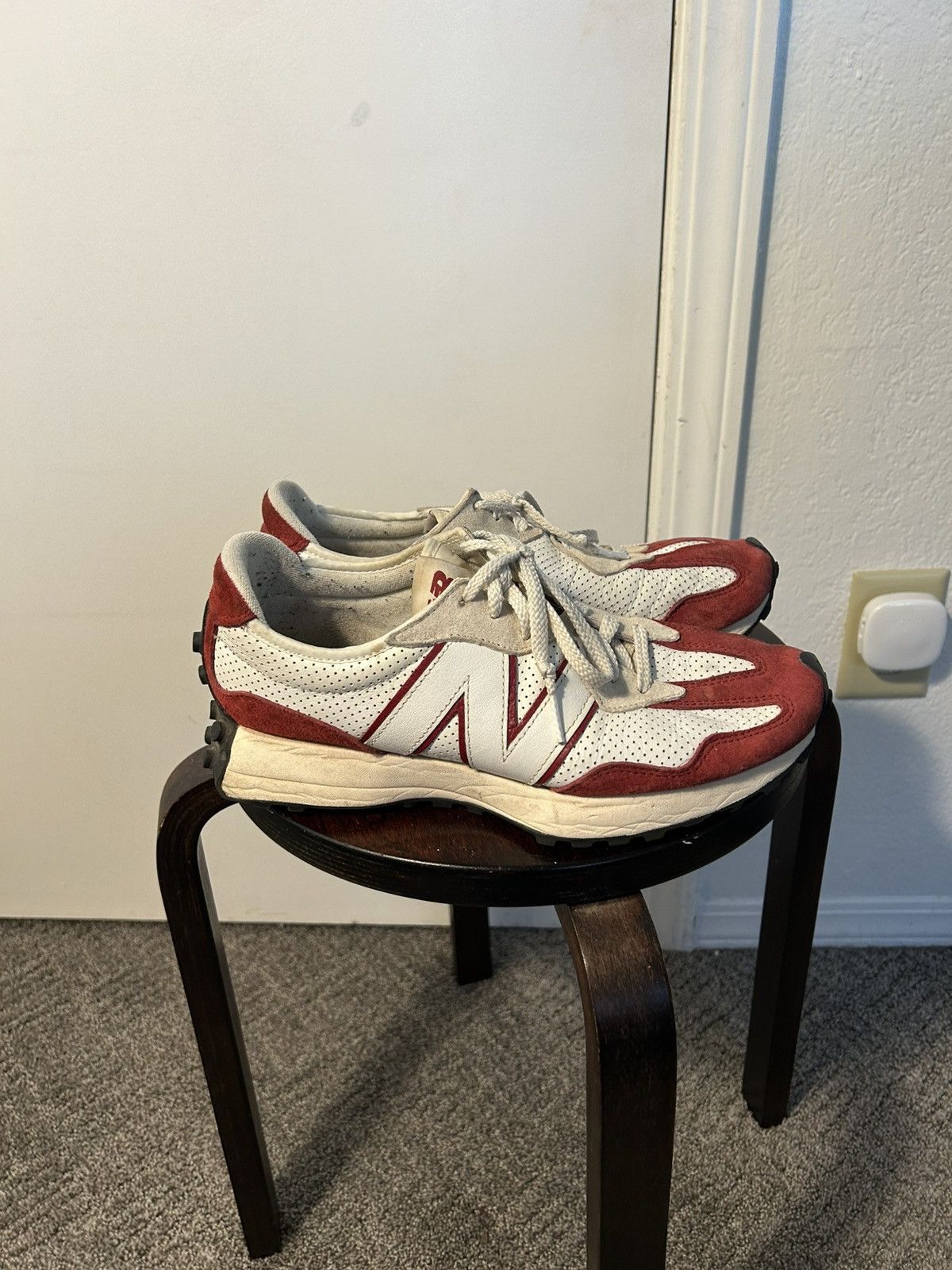 New Balance Original New Balance 327 Size US 9.5 / EU 42-43 - 1 Thumbnail