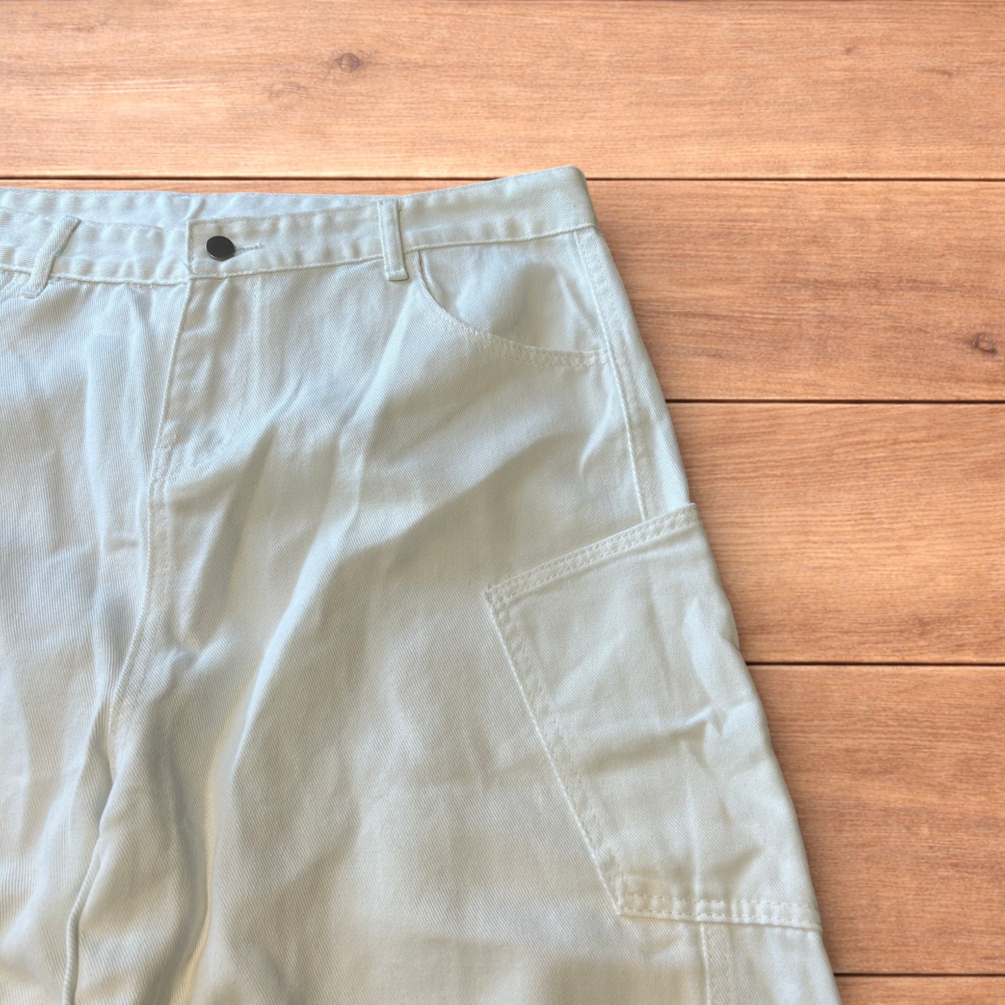 Japanese Brand Vintage style baggy wide leg skater fit jeans in white. Size US 34 / EU 50 - 3 Thumbnail