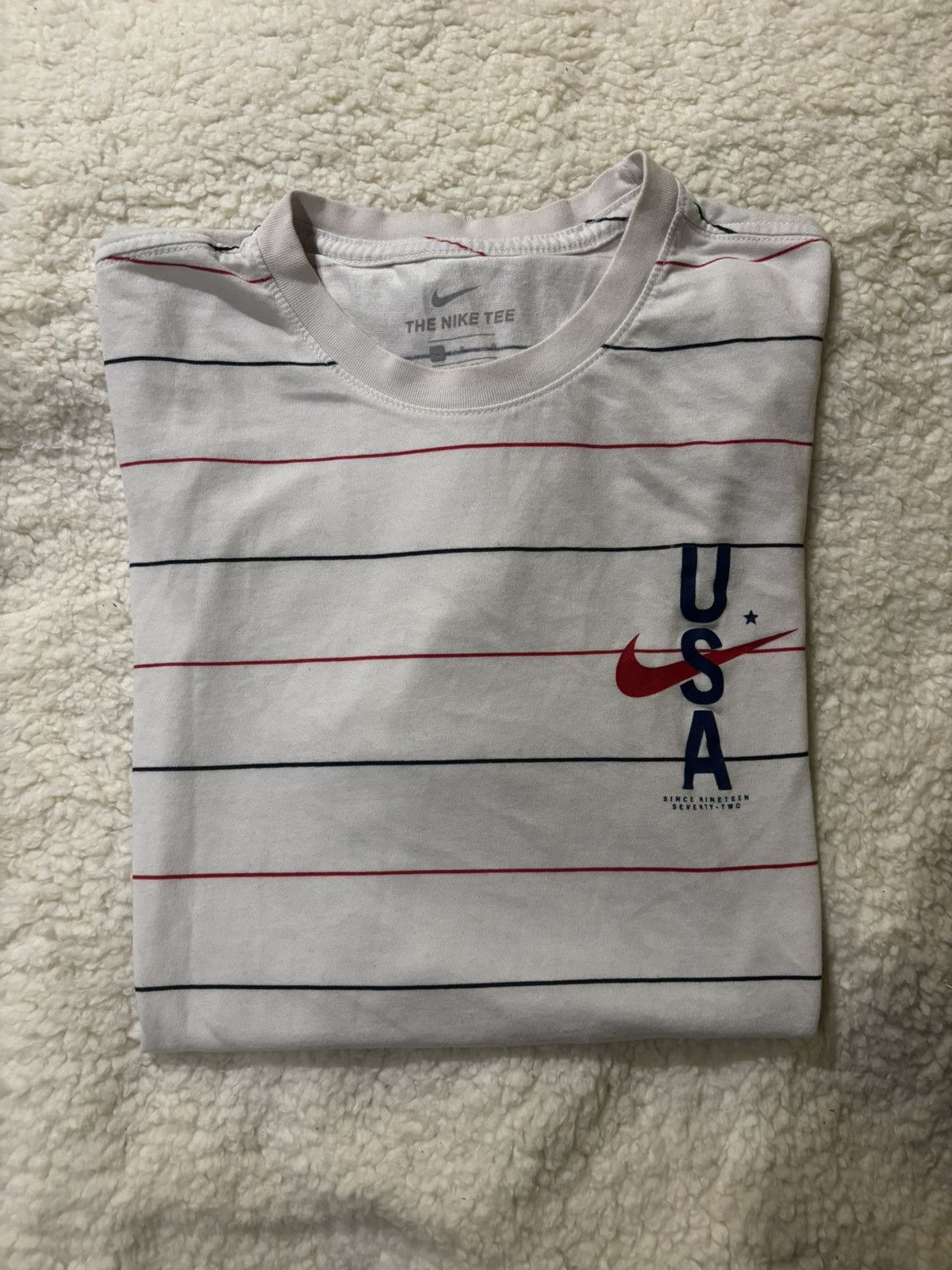 Nike Men’s short sleeve t-shirt1326 Size US L / EU 52-54 / 3 - 9 Thumbnail