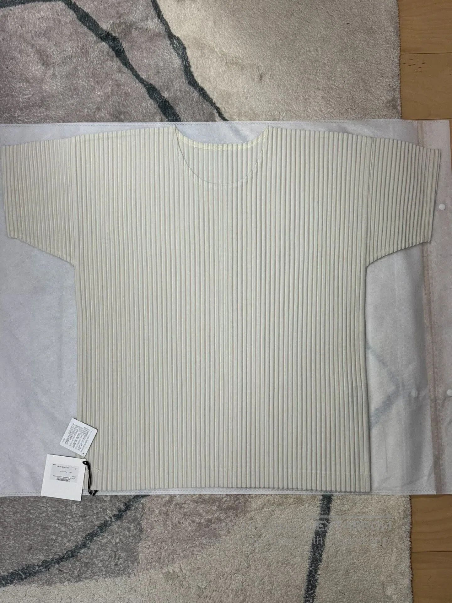Homme Plisse Issey Miyake Issey Miyake Homme Plisse Short Sleeve T. Size US M / EU 48-50 / 2 - 1 Thumbnail