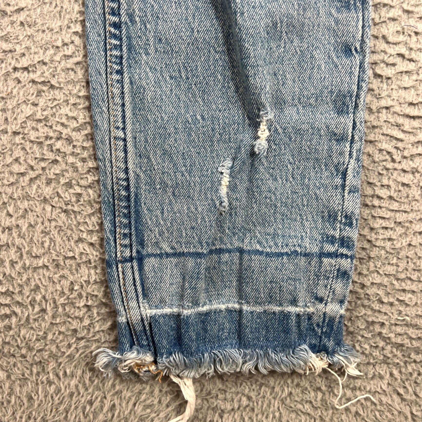 Abercrombie & Fitch Abercrombie & Fitch Mom Jeans Women's Size 2/26 Blue Denim Distressed High Rise Size 26" / US 2 / IT 38 - 2 Thumbnail
