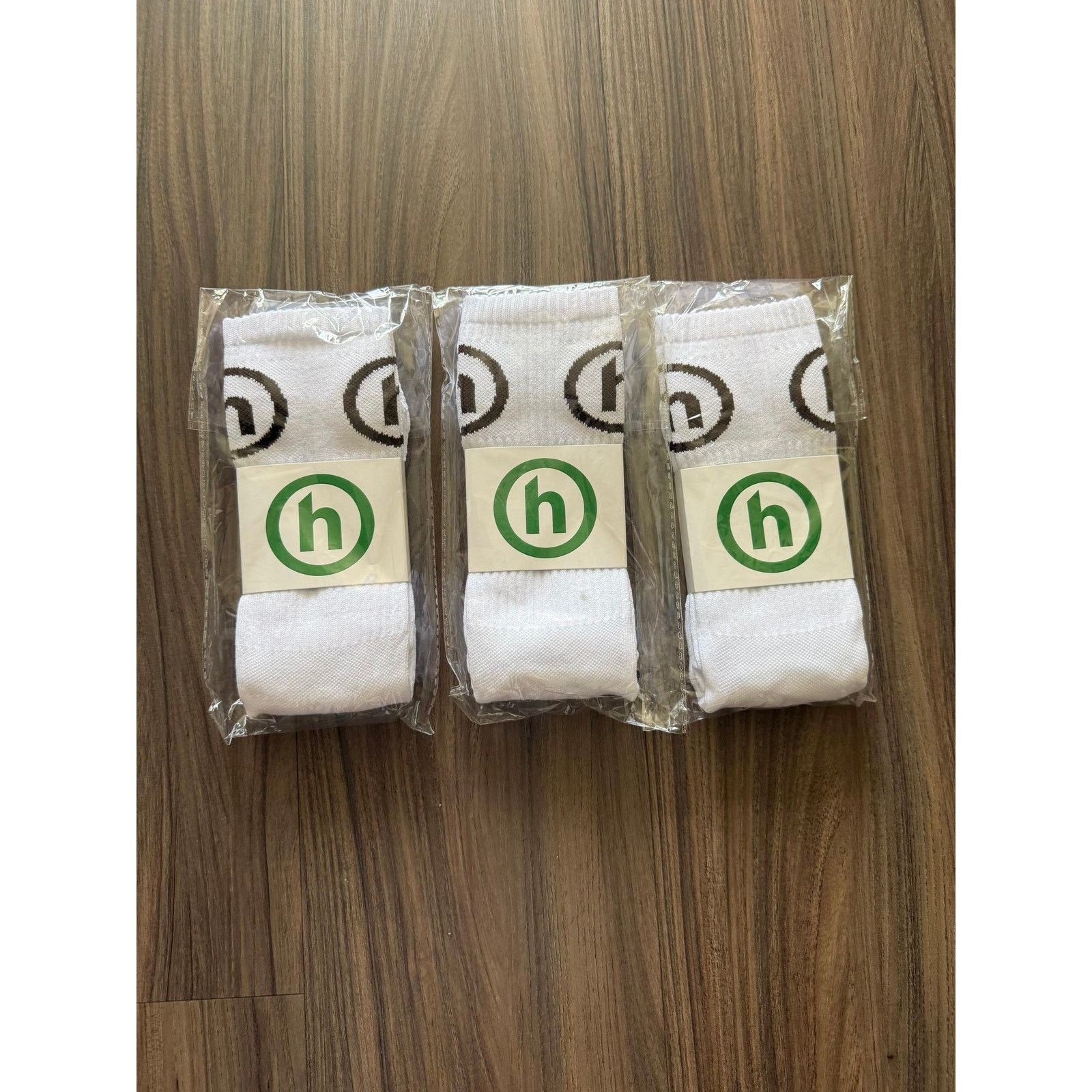 HIDDEN Hidden NY Circle Logo Crew Socks White NWT Size ONE SIZE - 1 Thumbnail