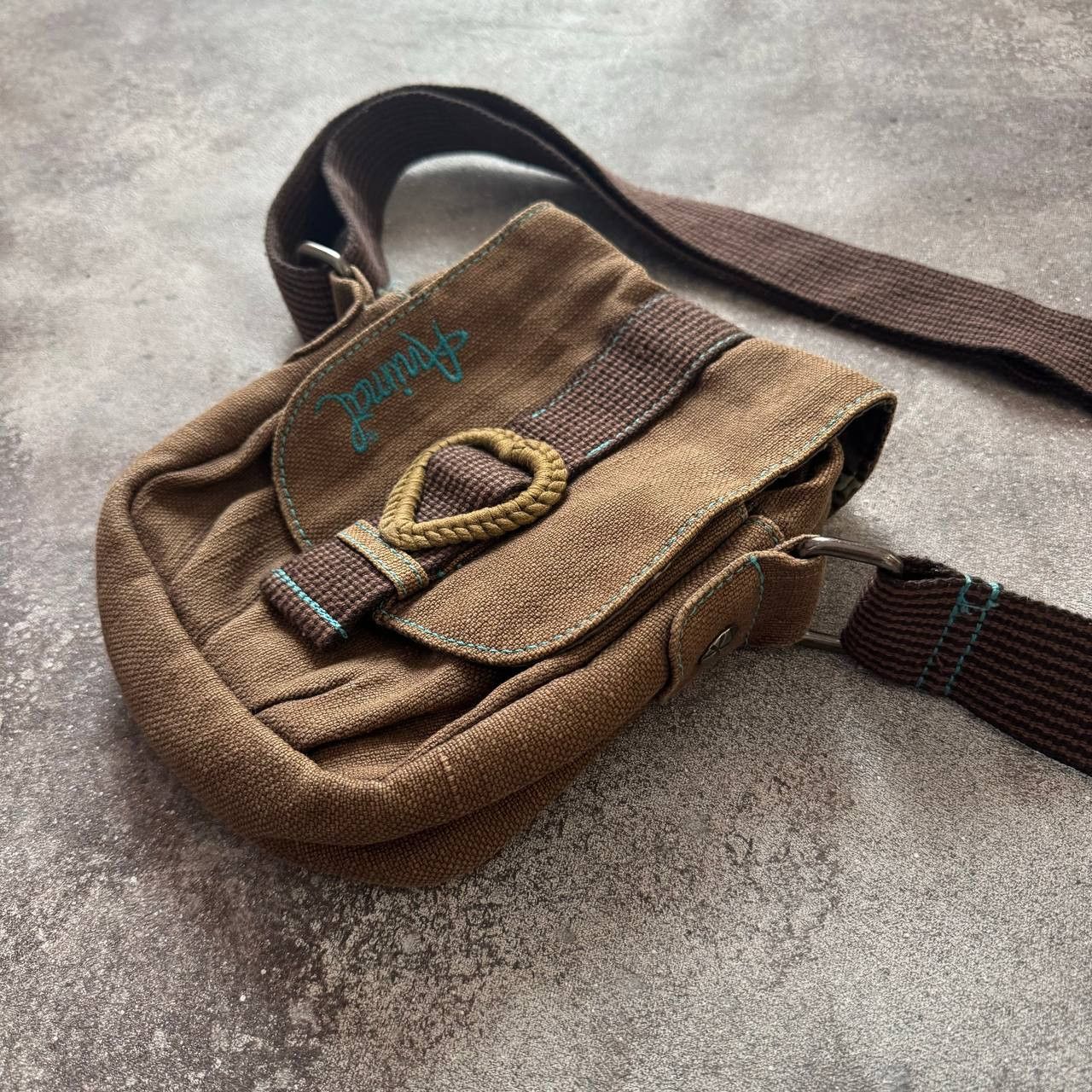 20471120 Avant Garde Faded Vintage Crossbody Bag Y2K Size ONE SIZE - 5 Thumbnail