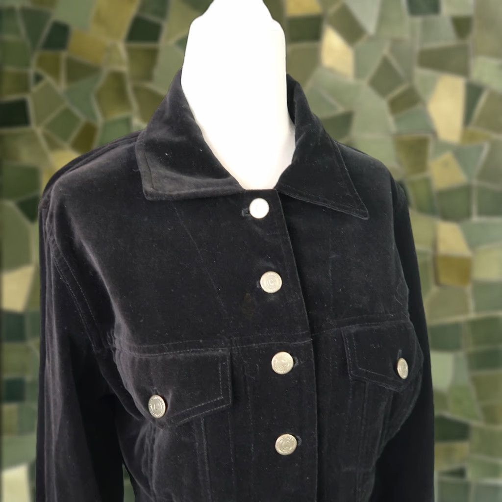 Jones New York VINTAGE Jones New York Country black velvet jacket 6 90s Women Button Front Short Length Cotton Solid Long Sleeve Fall Spring Casual Mens? Womens? 90s Size M / US 6-8 / IT 42-44 - 1 Thumbnail