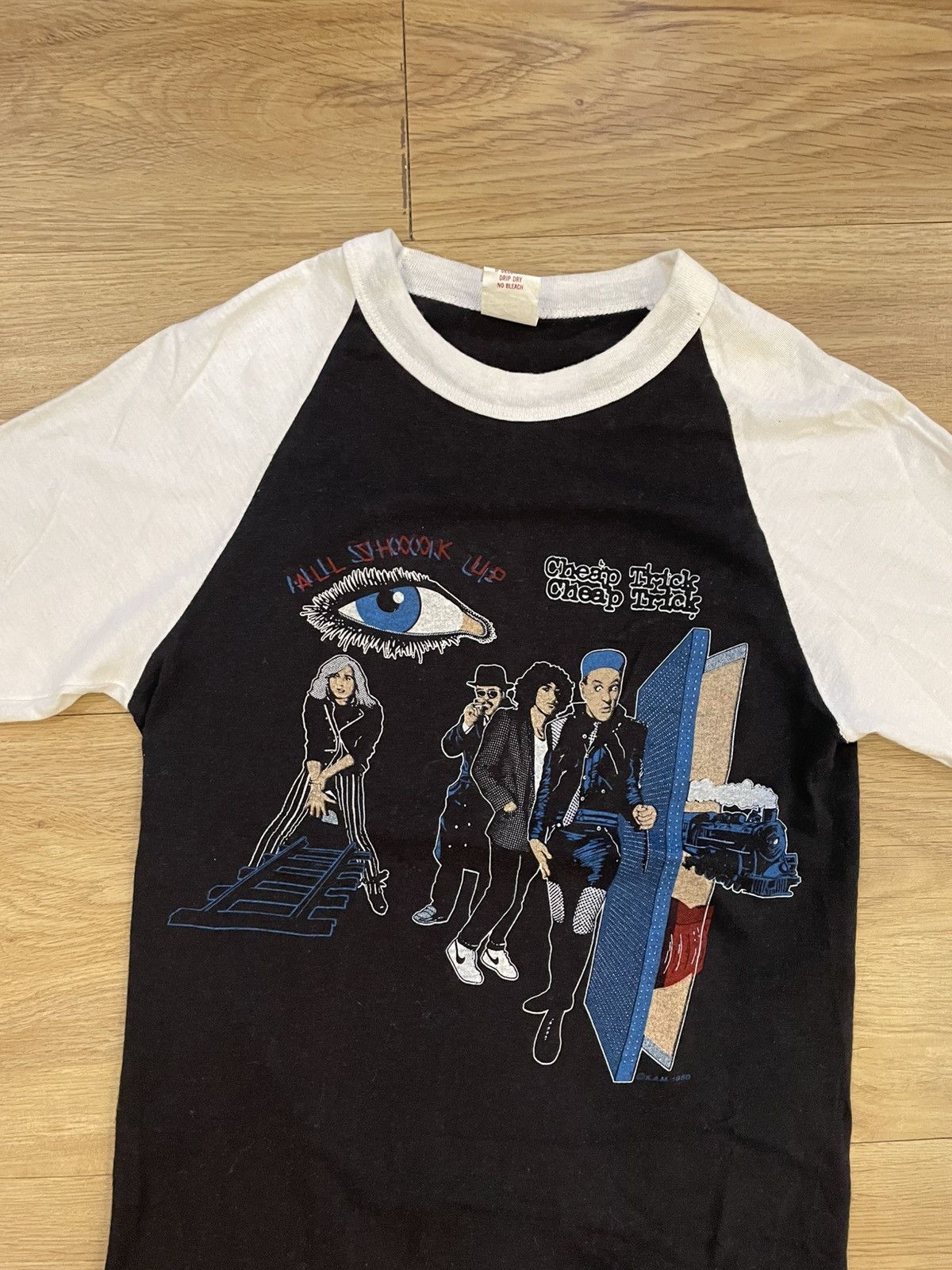 Vintage Vintage Rare Cheap Trick All Shook Up World Tour Band Shirt Size US S / EU 44-46 / 1 - 2 Thumbnail