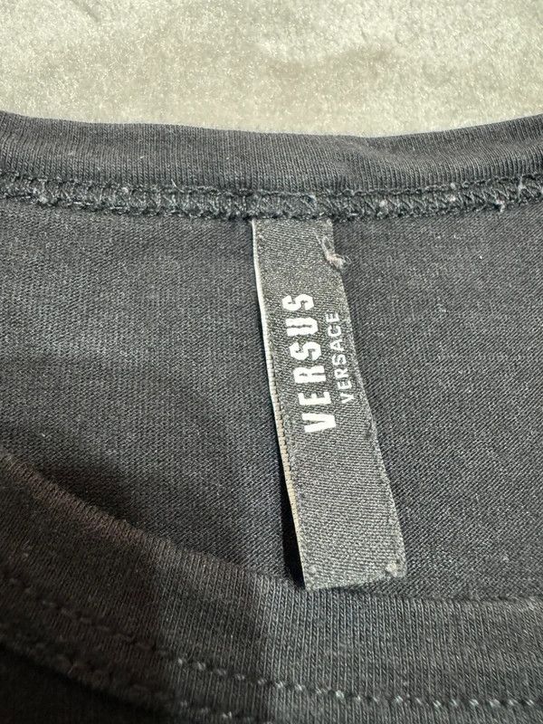 Versus Versace Gianni Versace Versus Gold Logo Tshirt Tee size M Size US M / EU 48-50 / 2 - 5 Thumbnail