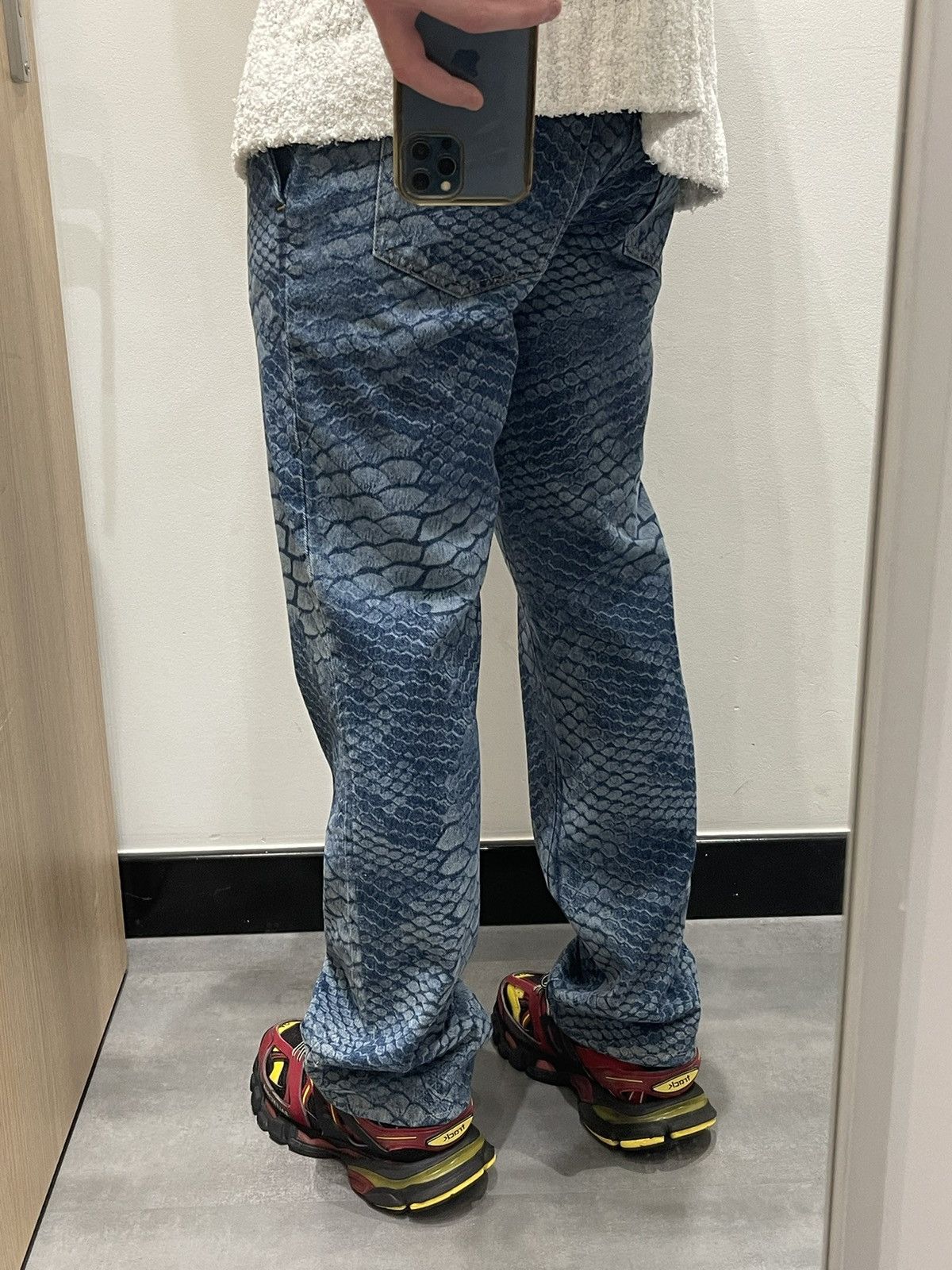 Maison Margiela !DS! SS22 Maison Margiela SnakeSkin Blue Pattern Denim Pants Size US 34 / EU 50 - 8 Thumbnail