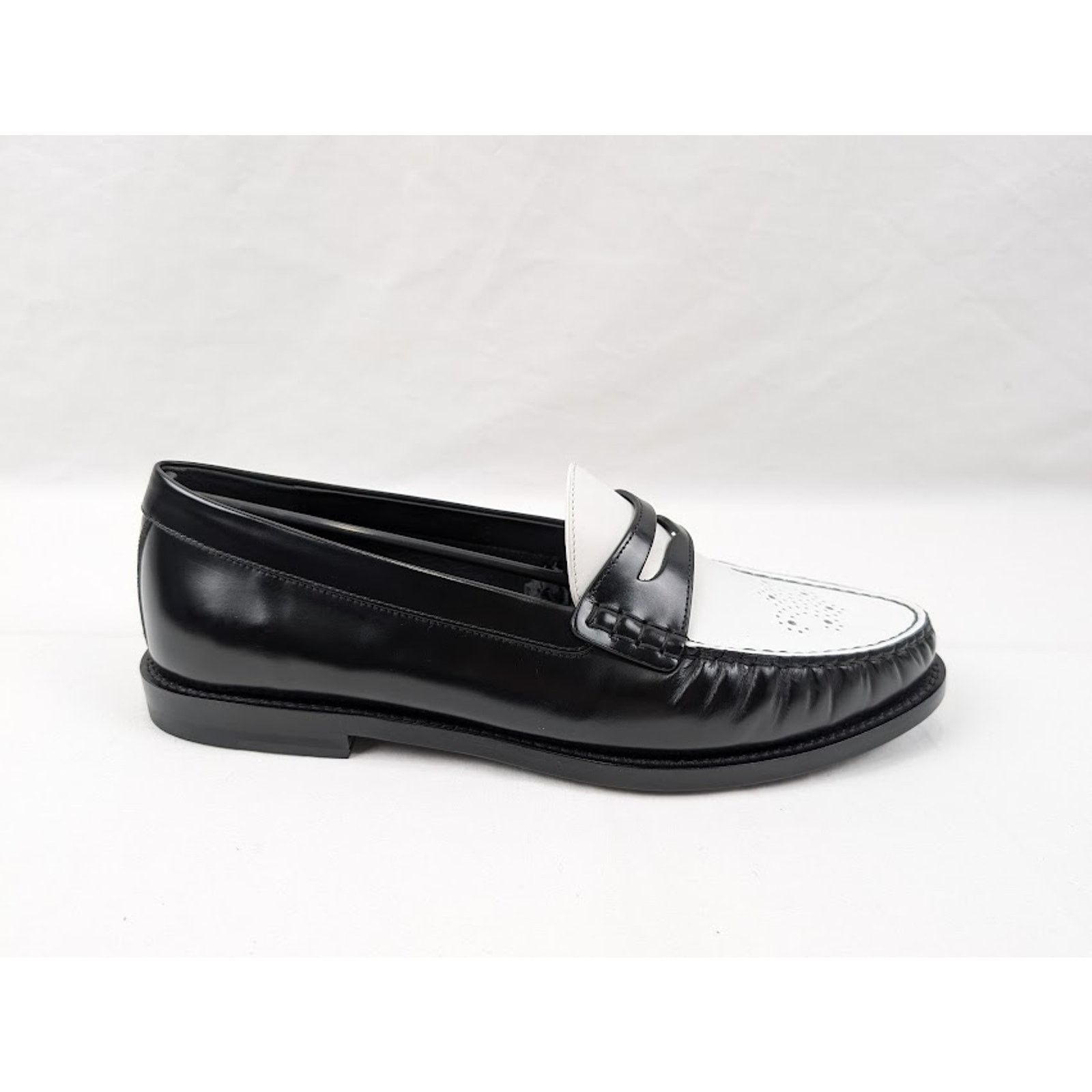 Celine o1rshd1 Loafers 15 in Black/Optic White Size US 11 / EU 44 - 1 Thumbnail