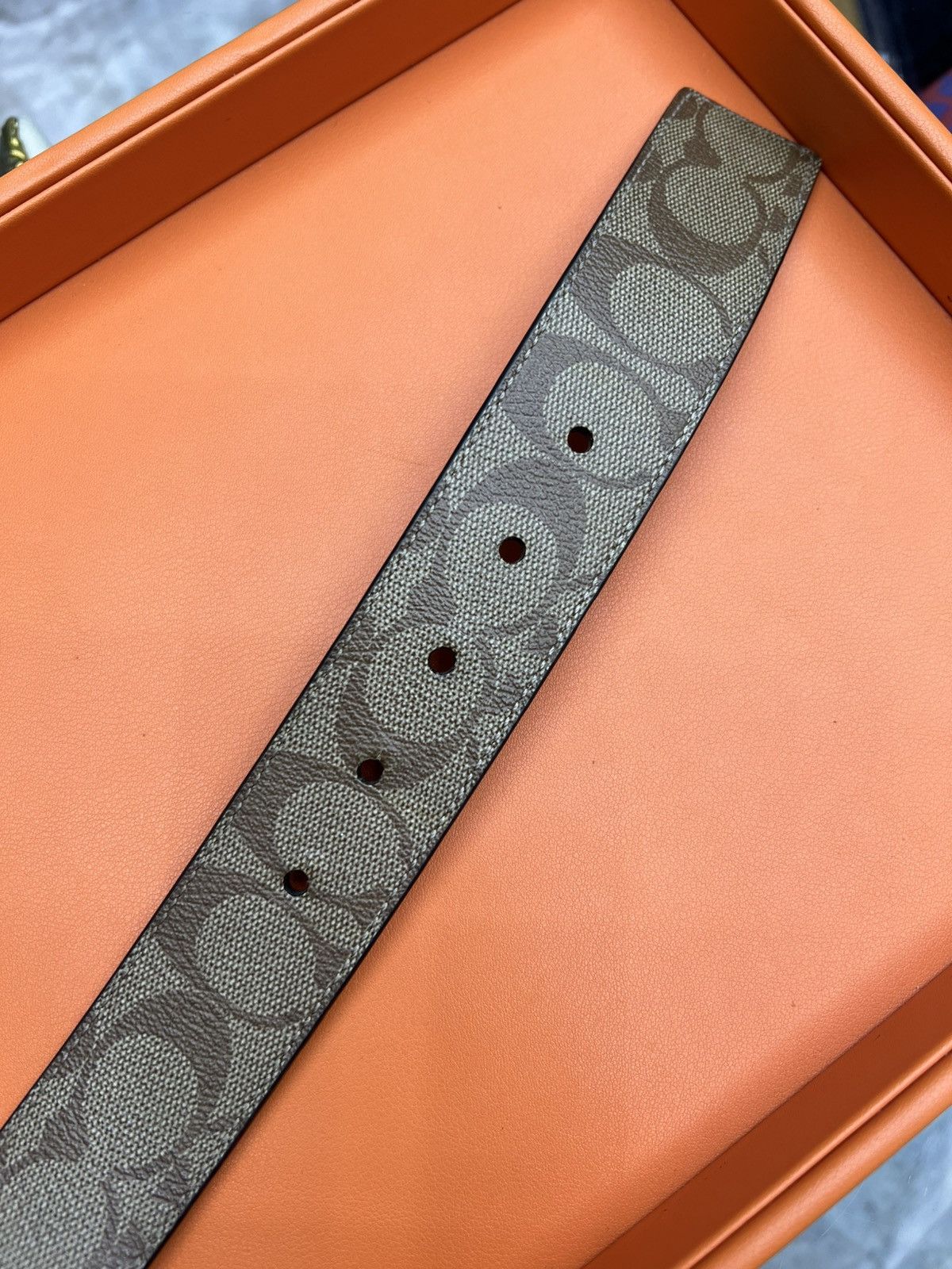 Coach Coach Reversible Signature C Buckle Leather Belt Size 32 - 10 Thumbnail