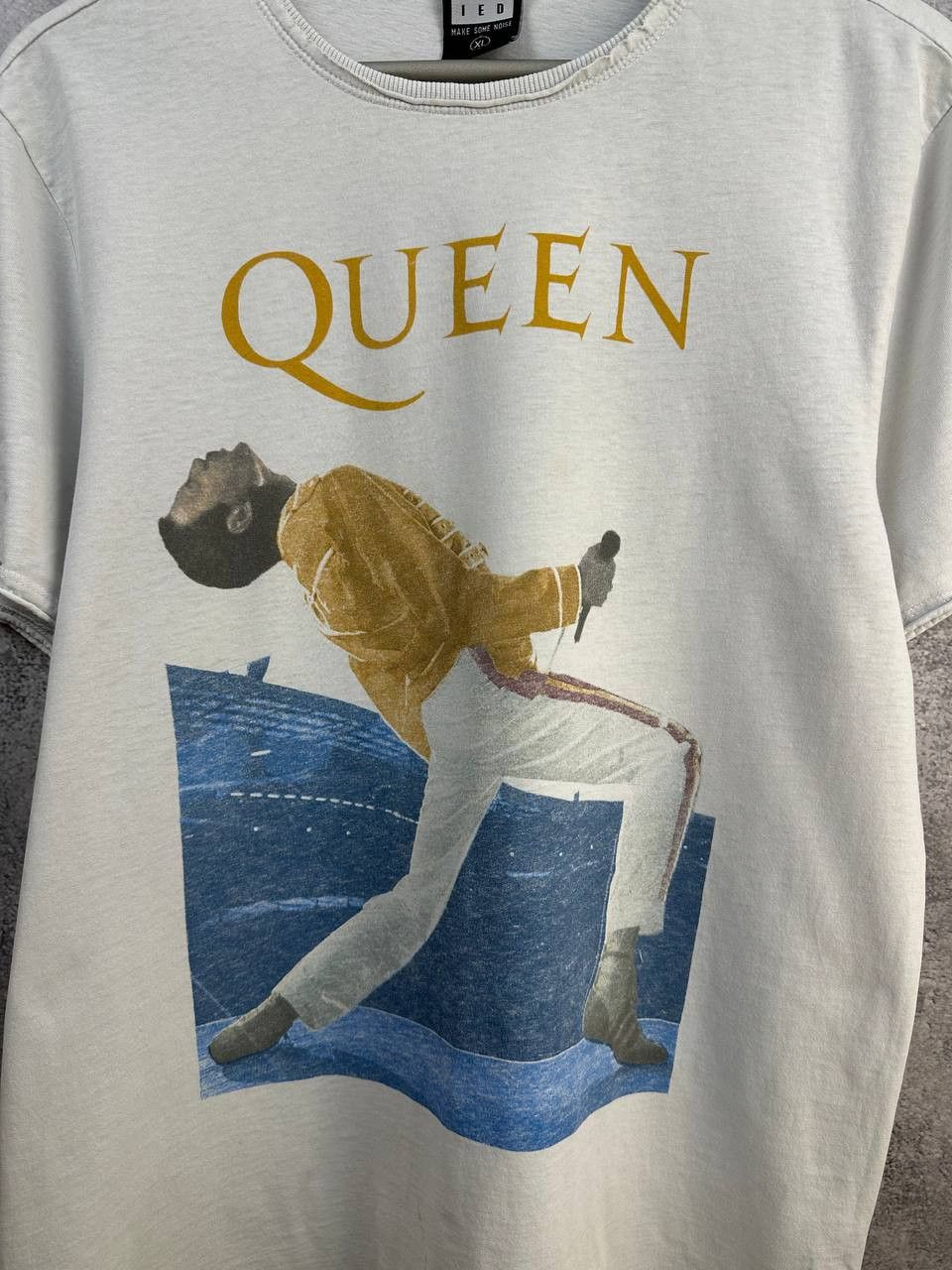 Amplified Amplified x Queen Freddie Mercury Distressed Graphic T-Shirt Size US XL / EU 56 / 4 - 6 Thumbnail