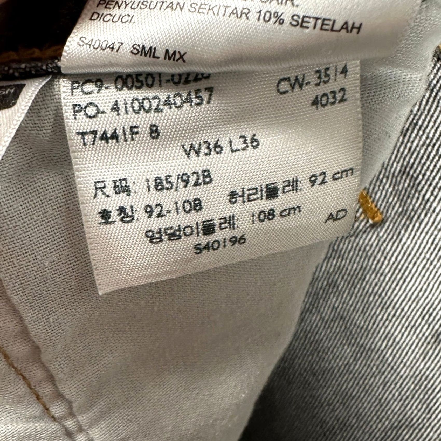 Levi's Levi's 501 Jeans Mens Straight 34x31 Grey Distressed Red Tab Denim 100% Cotton Vintage Preppy Tag Size 34x31 Mens Classic Casual Shirts? Size US 34 / EU 50 - 5 Thumbnail