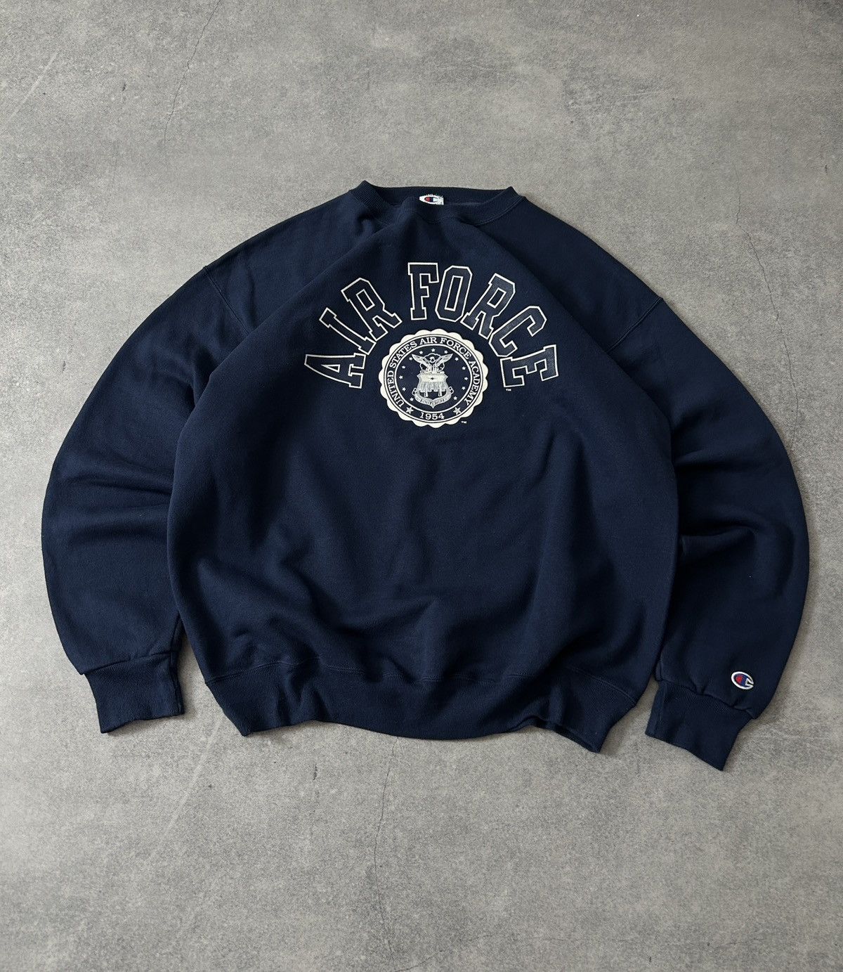 Champion Vintage Champion Reverse Air Force big logo sweatshirt Size US XL / EU 56 / 4 - 1 Thumbnail