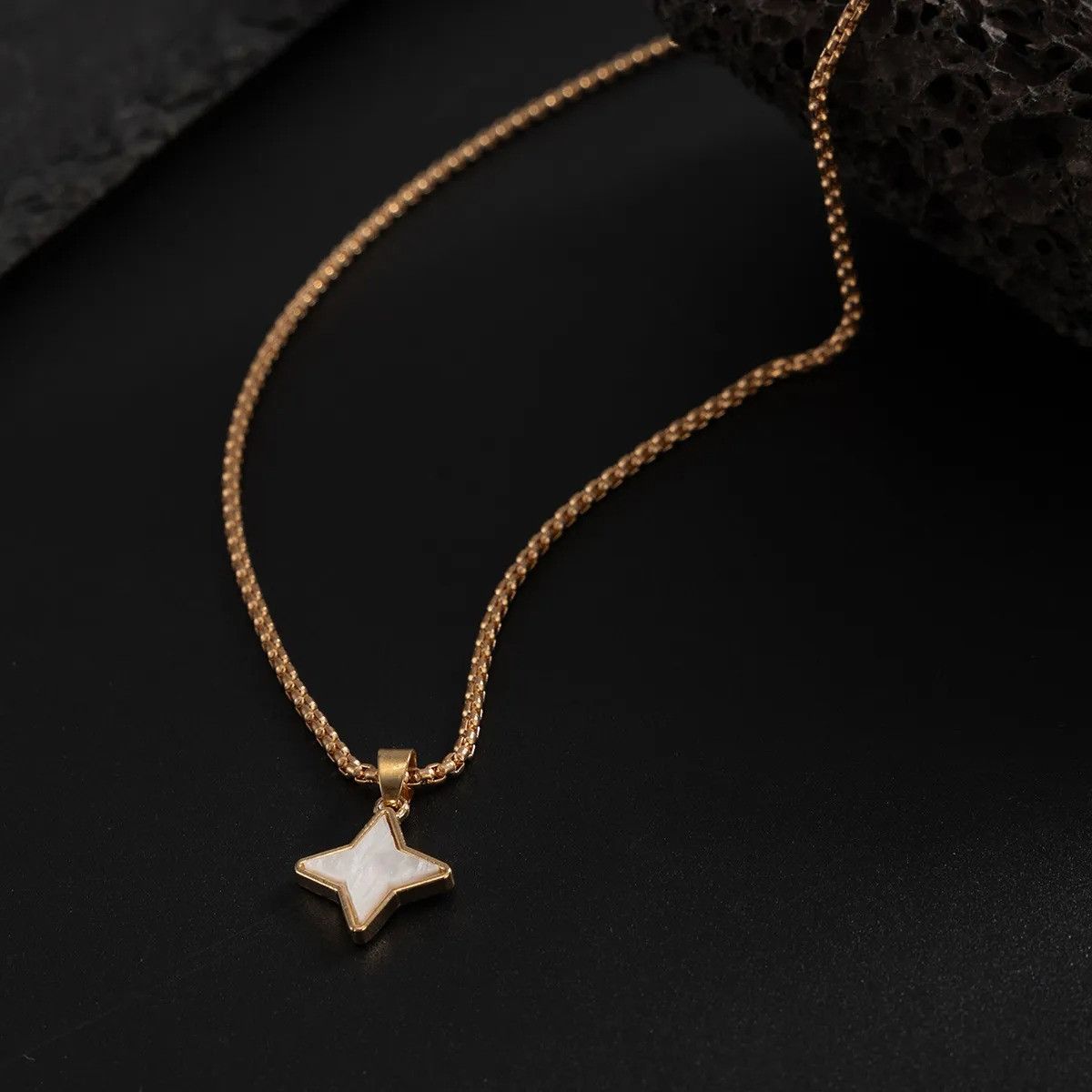 Vintage Four-Angle Star Necklace Size ONE SIZE - 4 Thumbnail