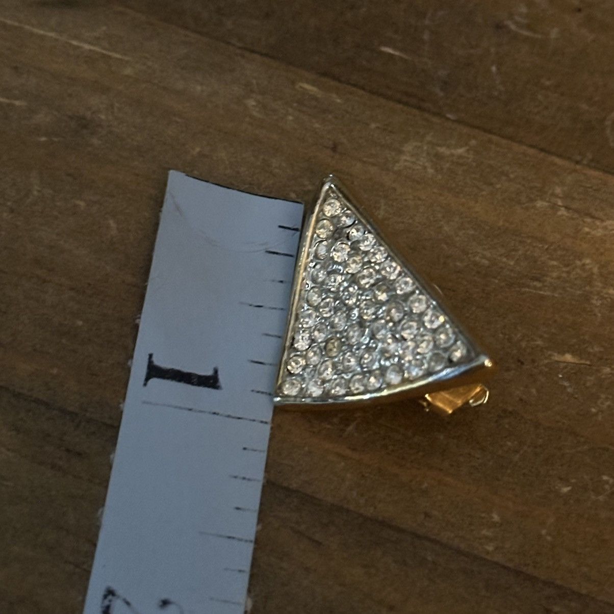 Vintage Vintage gold tone paved wavy triangle clip on earrings Size ONE SIZE - 4 Thumbnail