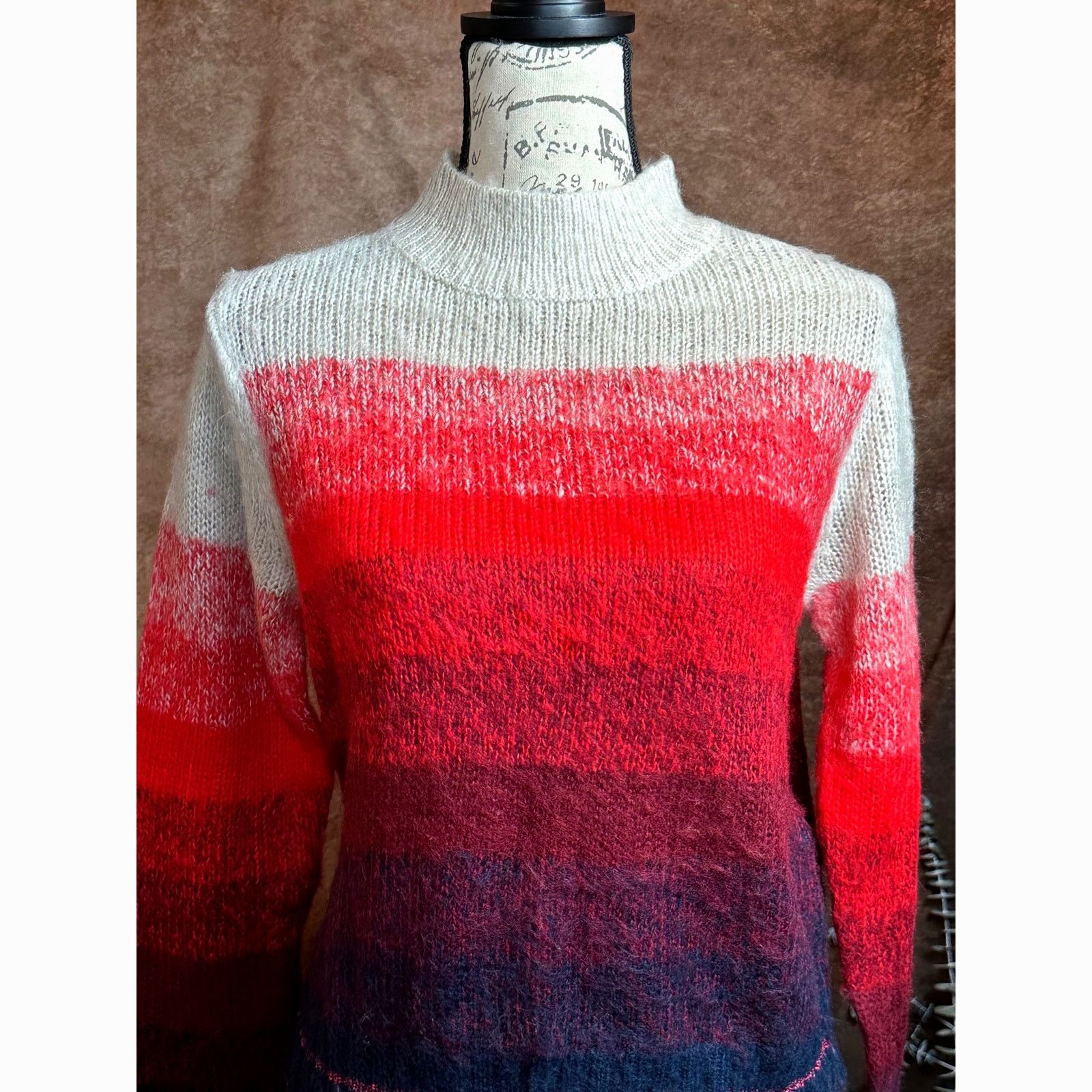 American Eagle Outfitters Red Ombre Mock Neck Soft American Eagle Outfitters Sweater M Size M / US 6-8 / IT 42-44 - 8 Thumbnail
