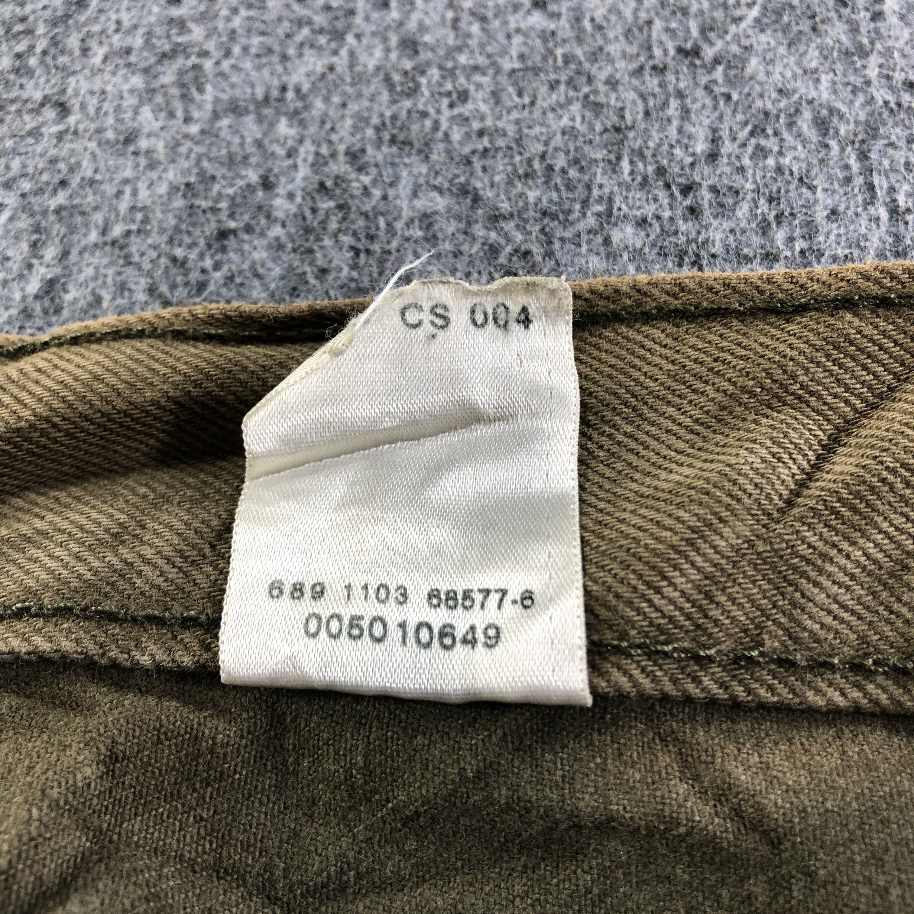 Levi's Vintage Levis 501 Jeans-J3958 Size US 35 - 12 Thumbnail