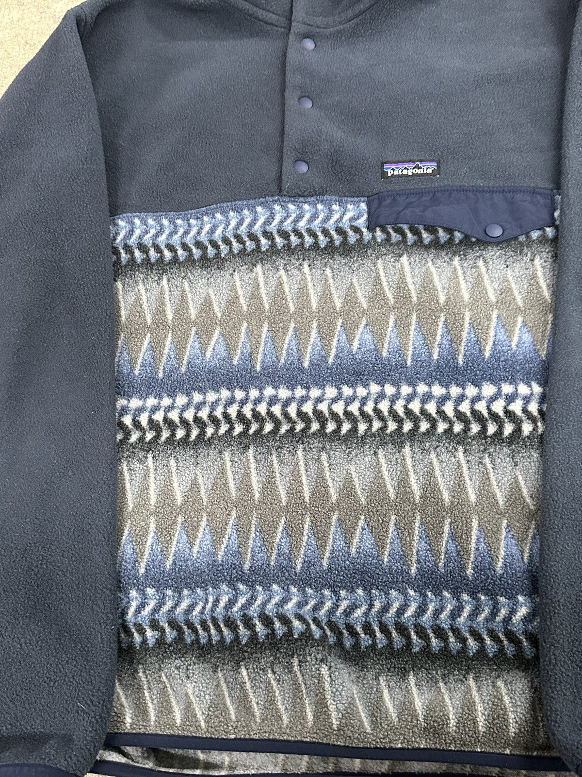 Patagonia Y2K Patagonia Aztec Symmetrical Synchilla Sweater Size US M / EU 48-50 / 2 - 4 Thumbnail