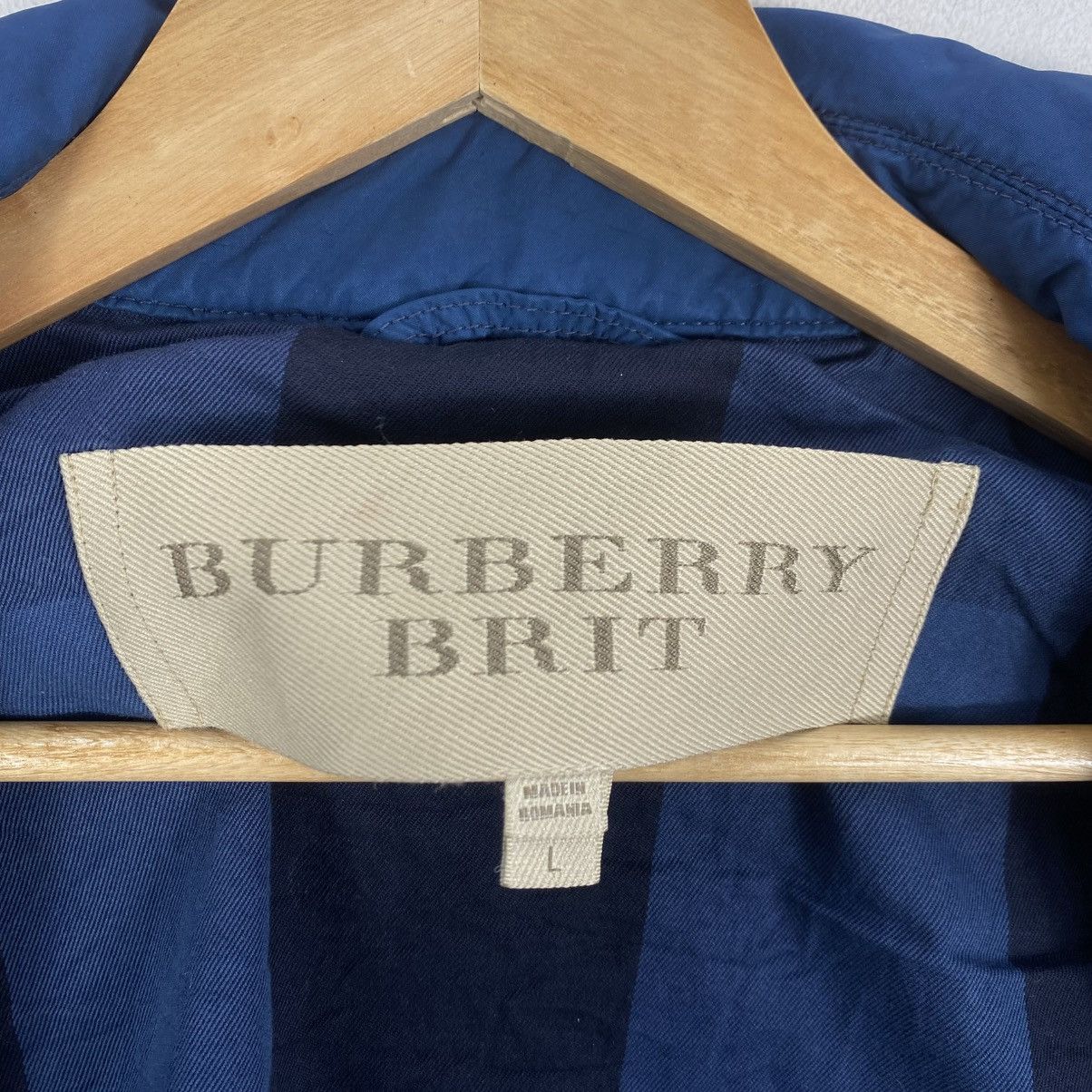 Burberry Burberry Brit Navy Field Jacket Nova Check Lining Size L Size US L / EU 52-54 / 3 - 6 Thumbnail