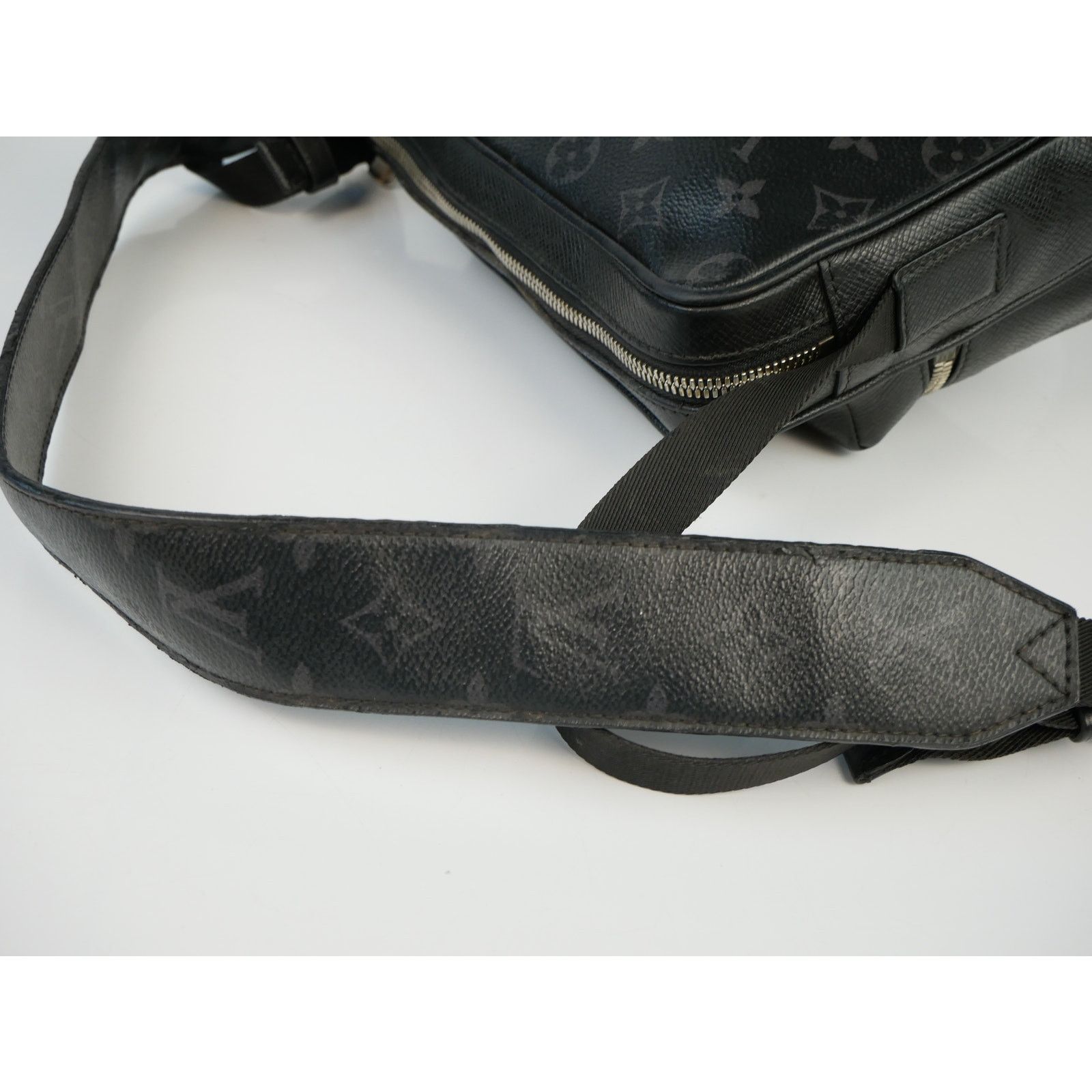 Louis Vuitton Outdoor Monogram Eclipse Messenger Bag Size ONE SIZE - 15 Thumbnail