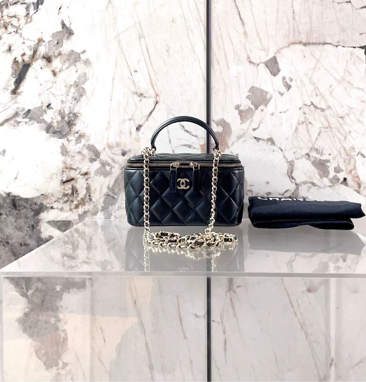 Chanel Pre-loved Bag Very good condition Size ONE SIZE - 1 Thumbnail