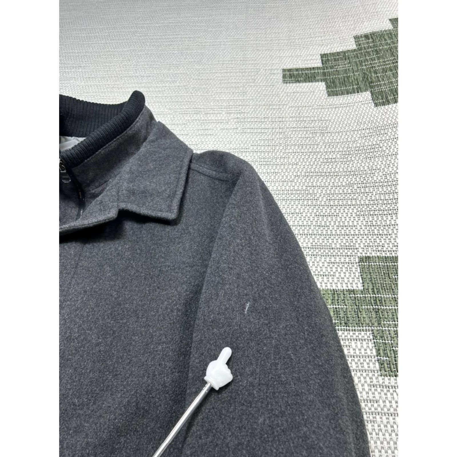 Hugo Boss VINTAGE Hugo Boss Overcoat Mens 44 Black Virgin Wool Heavy Size US S / EU 44-46 / 1 - 4 Thumbnail