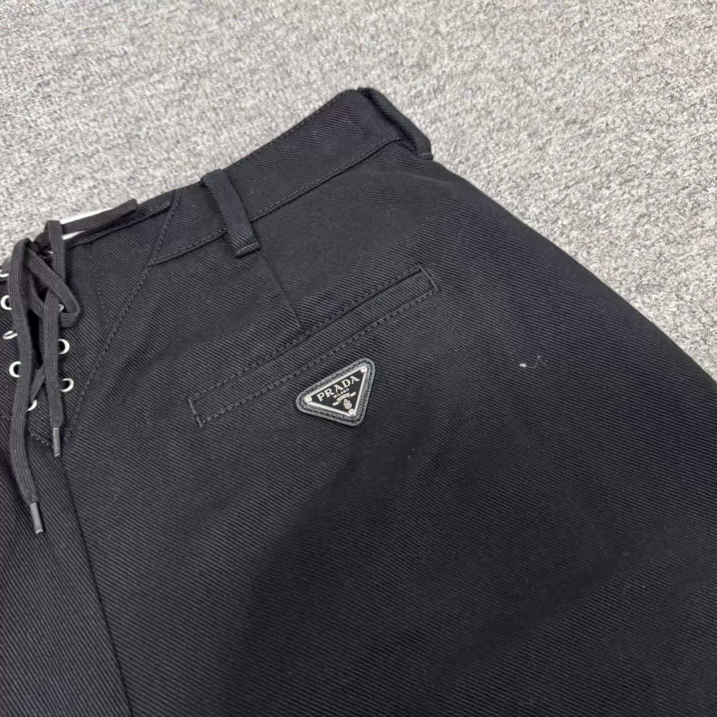 Prada Prada Triangle Logo High-Waisted Drawstring Tailored Shorts Size 28" / US 6 / IT 42 - 5 Thumbnail