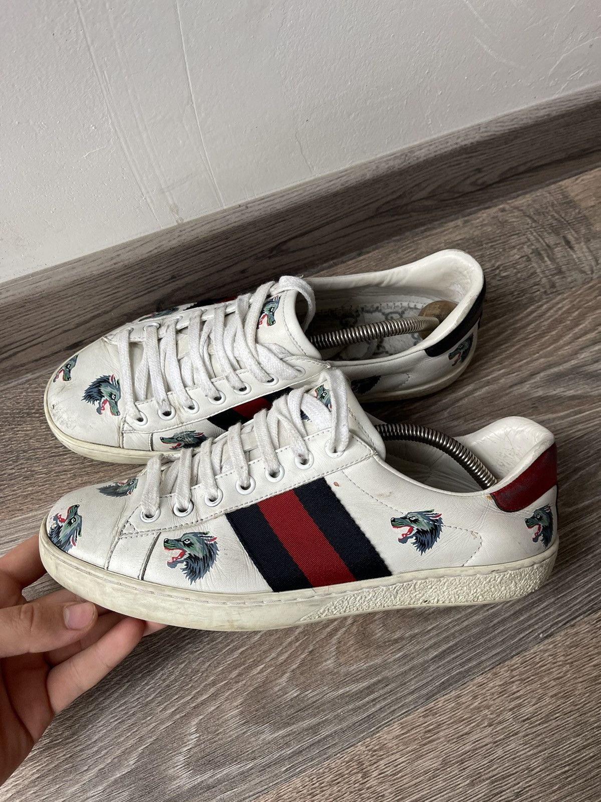 Gucci Gucci White Leather Wolf Print Ace Sneakers Size 5 women’s Size US 5 / IT 35 - 4 Thumbnail