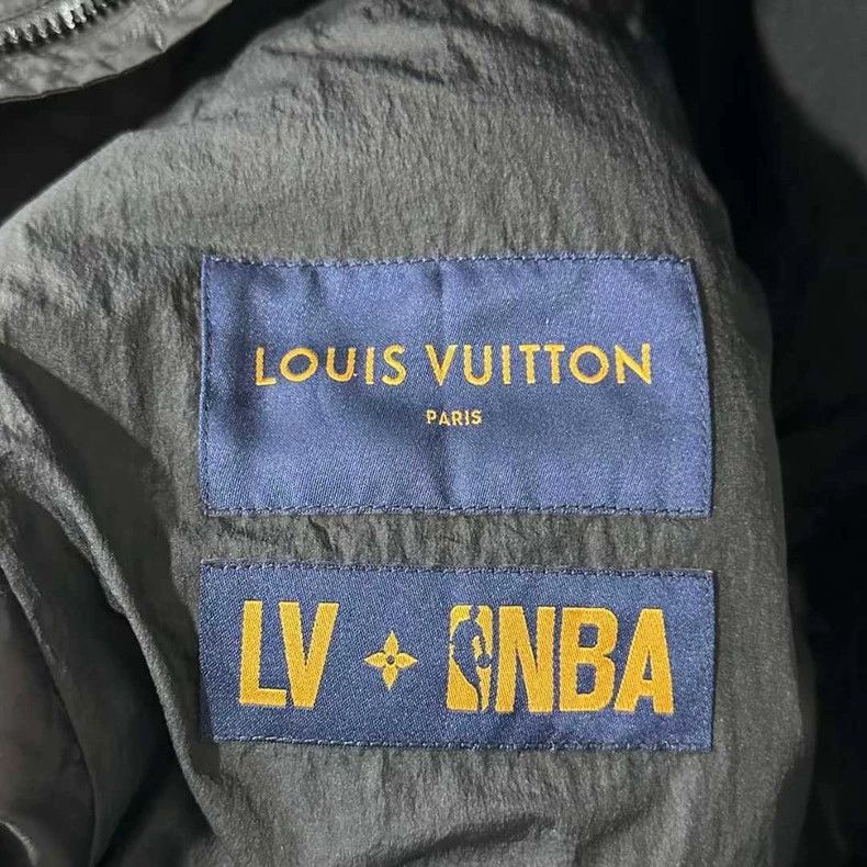 Louis Vuitton Louis Vuitton NBA co-branded full print assault jacket Size US M / EU 48-50 / 2 - 5 Thumbnail
