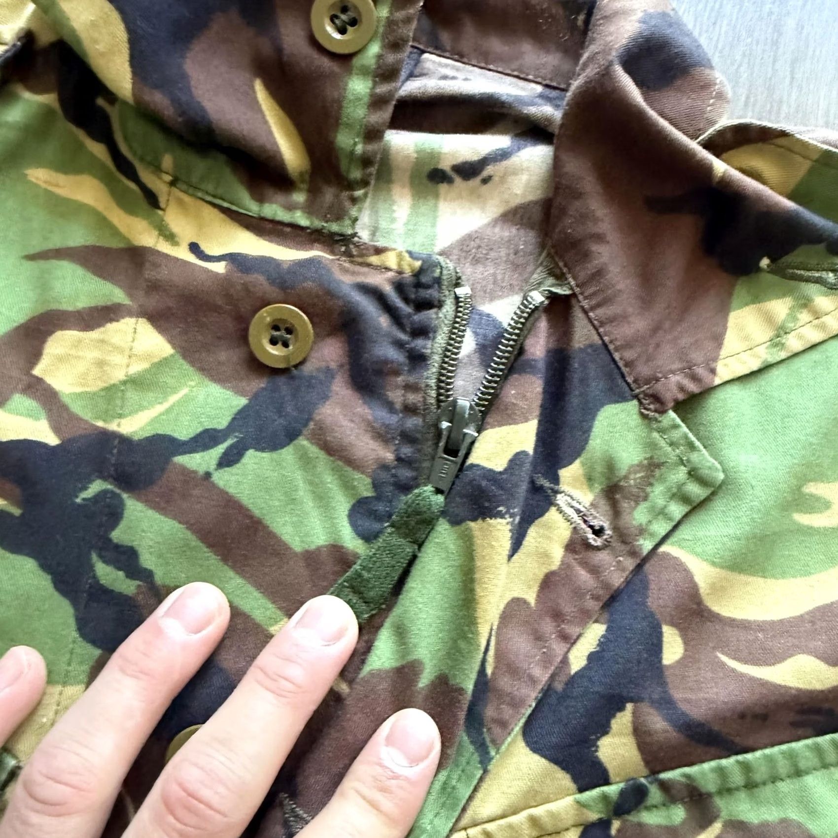 Vintage VINTAGE British Army Combat Jacket Green Camo Military Large Short Field Shirt Size US L / EU 52-54 / 3 - 6 Thumbnail