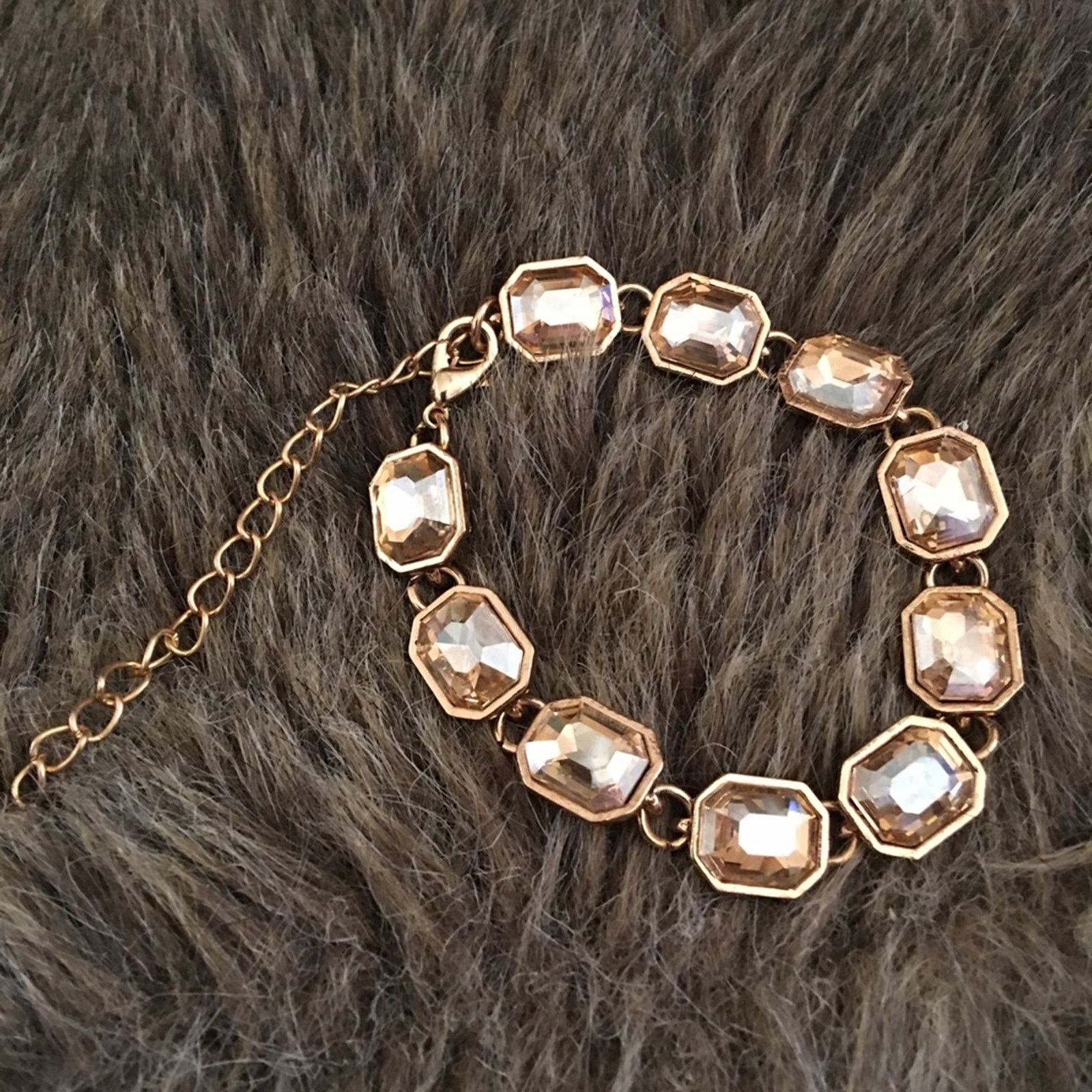 Jewelry Gold tone faceted glass gold tone link bracelet Size ONE SIZE - 5 Thumbnail