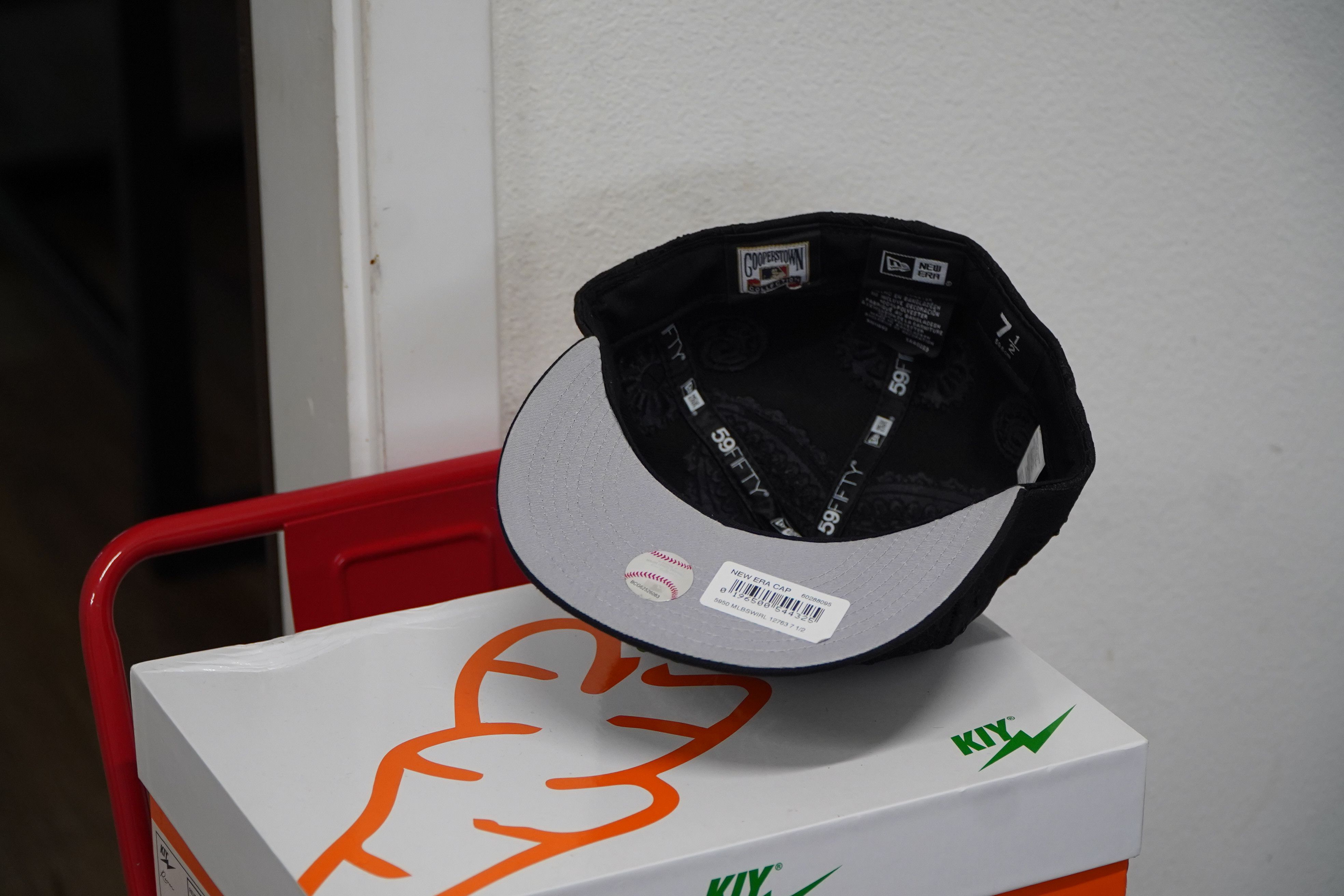 New Era Paisley Florida Marlins New Era - 7 1/2 Size ONE SIZE - 2 Thumbnail