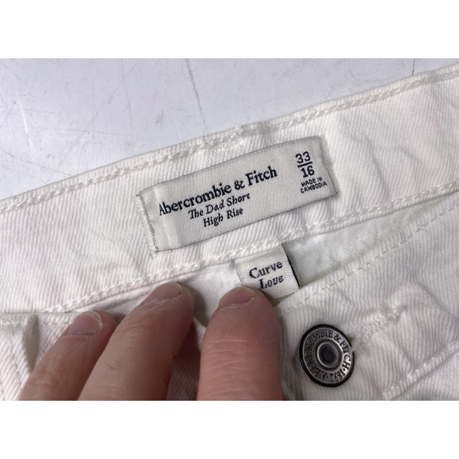 Abercrombie & Fitch Abercrombie & Fitch NWT Women's Curve Love High-Rise Dad Shorts 33 16 White Denim 5-Pocket 90s Style Vintage Dad Womens Shorts Size 24" / US 00 / IT 34 - 2 Thumbnail