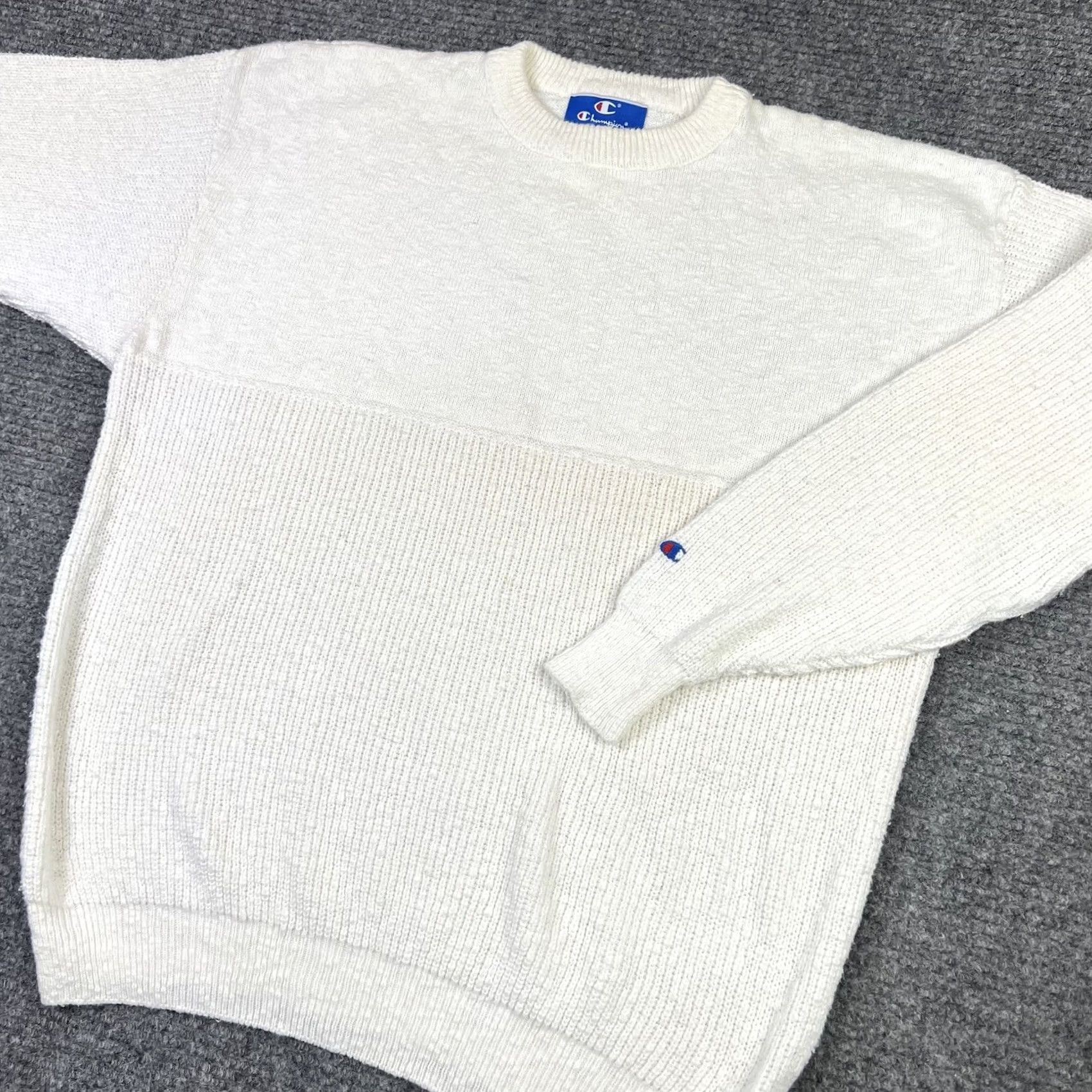 Champion VINTAGE Champion Sweatshirt Beige 100% Cotton XL Embroidered Logo Men’s Classic Pullover 80s Size US XL / EU 56 / 4 - 4 Thumbnail