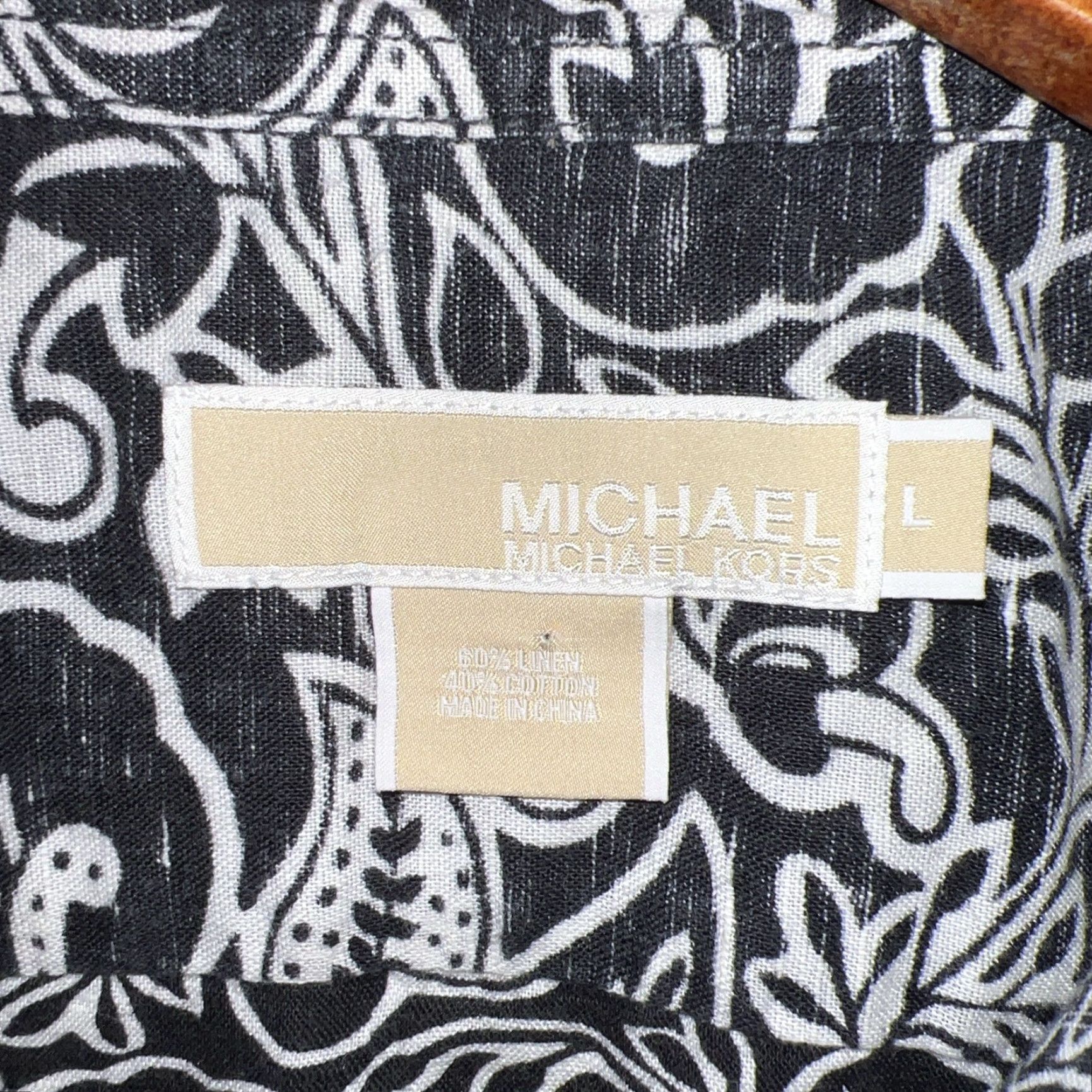 Michael Kors Michael Kors Linen Blend Black Hawaiian Style Shirt Mens Size L Shirt Short Sleeve Button-Up Hawaii Black Michael Kors Men L Size US L / EU 52-54 / 3 - 3 Thumbnail