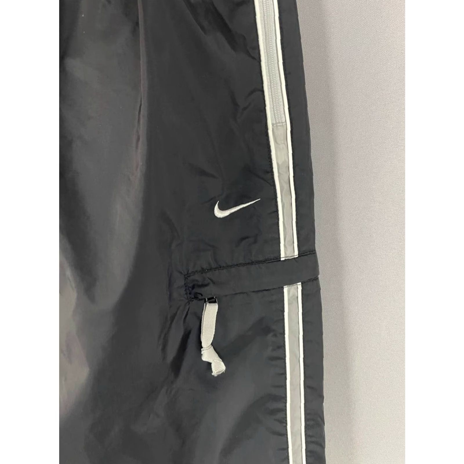 Nike Nike Mens Track Pants L Black Polyester Elastic Waist Running Trousers Pants Size US 33 - 4 Thumbnail