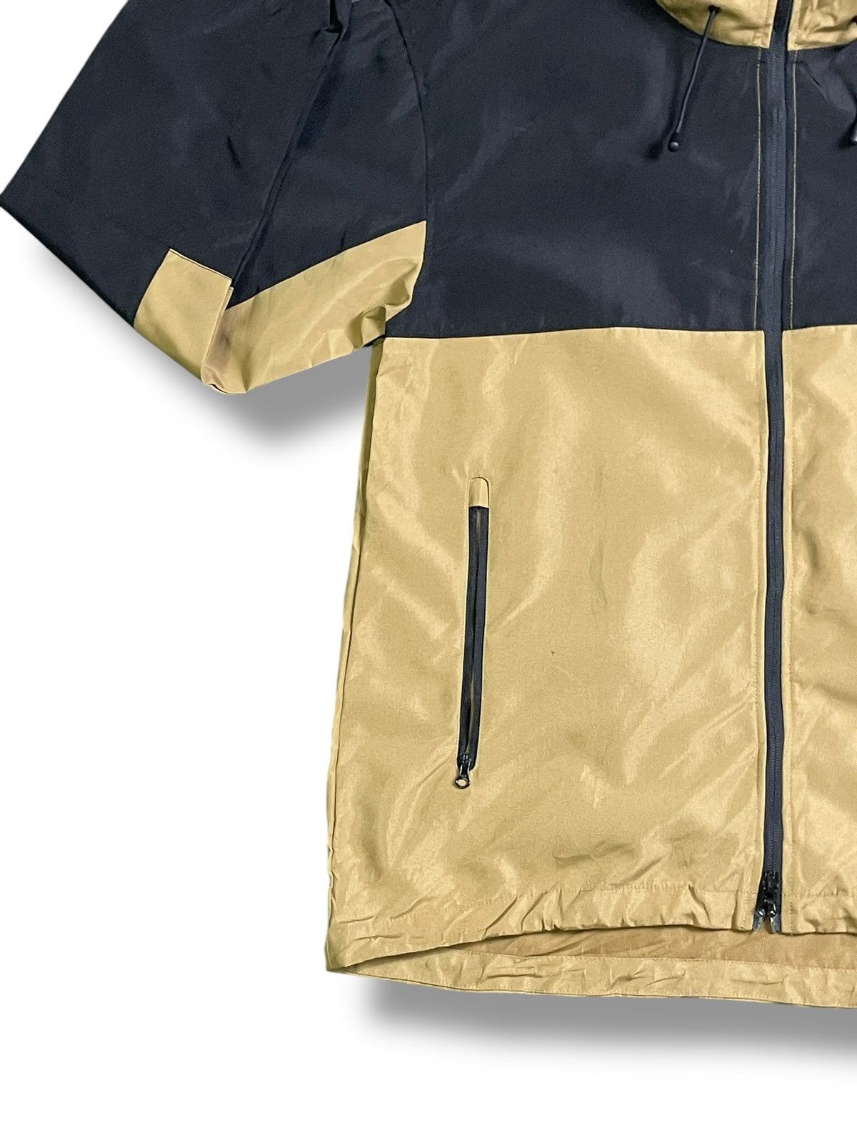 Designer × Japanese Brand × Vintage United Athle x Outfitters Hooded Jacket (39) Size US L / EU 52-54 / 3 - 9 Thumbnail