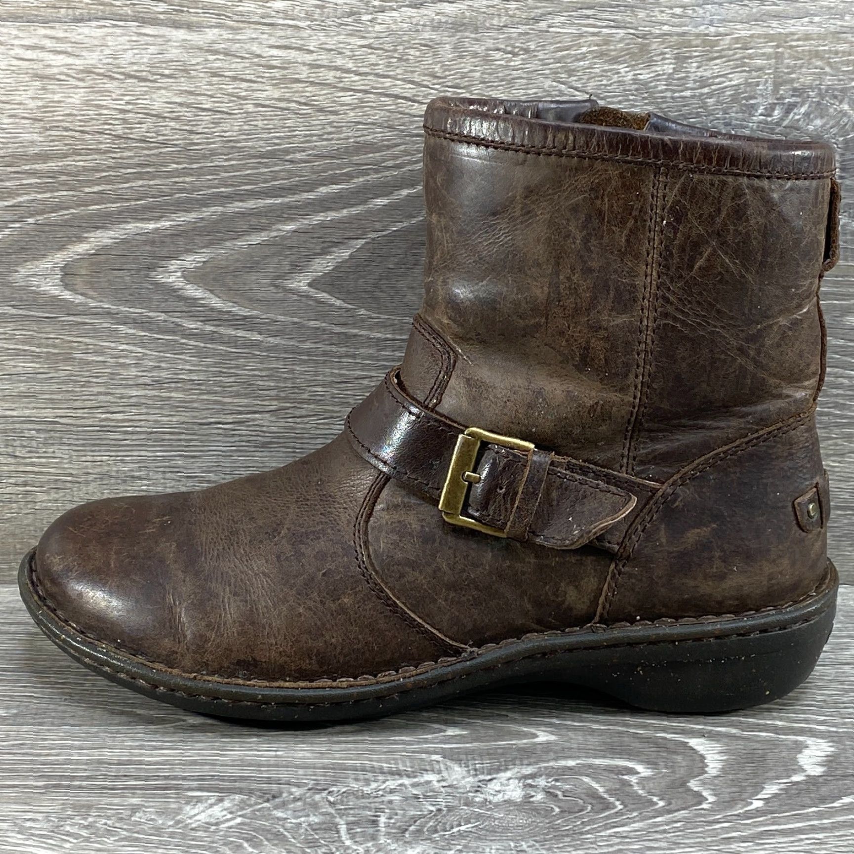 Ugg UGG Boots Womens Brown Leather Buckle Round Toe Side Zip Size 9 Leather Shearling Lined Bootie Brown Womens Boots 9 Size US 8 / IT 38 - 2 Thumbnail