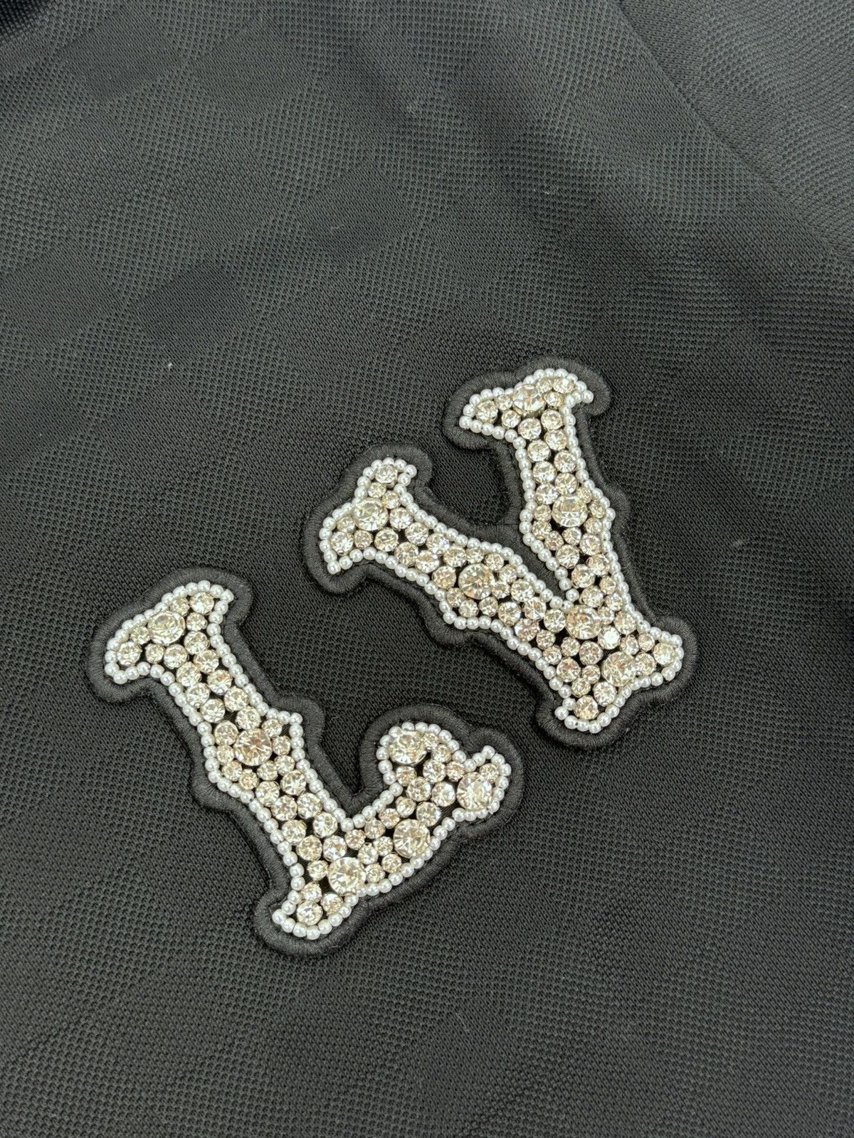 Louis Vuitton CRYSTAL PATCH LOGO T-SHIRT 1AFJEG Size US XXL / EU 58 / 5 - 3 Thumbnail