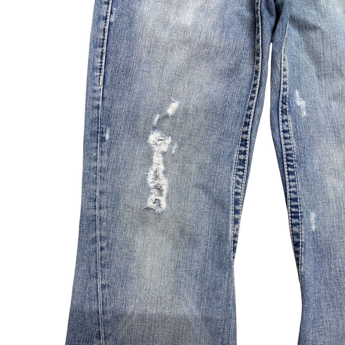 True Religion True Religion Joey Big T Distressed Denim Flare Jeans Size US 31 - 6 Thumbnail