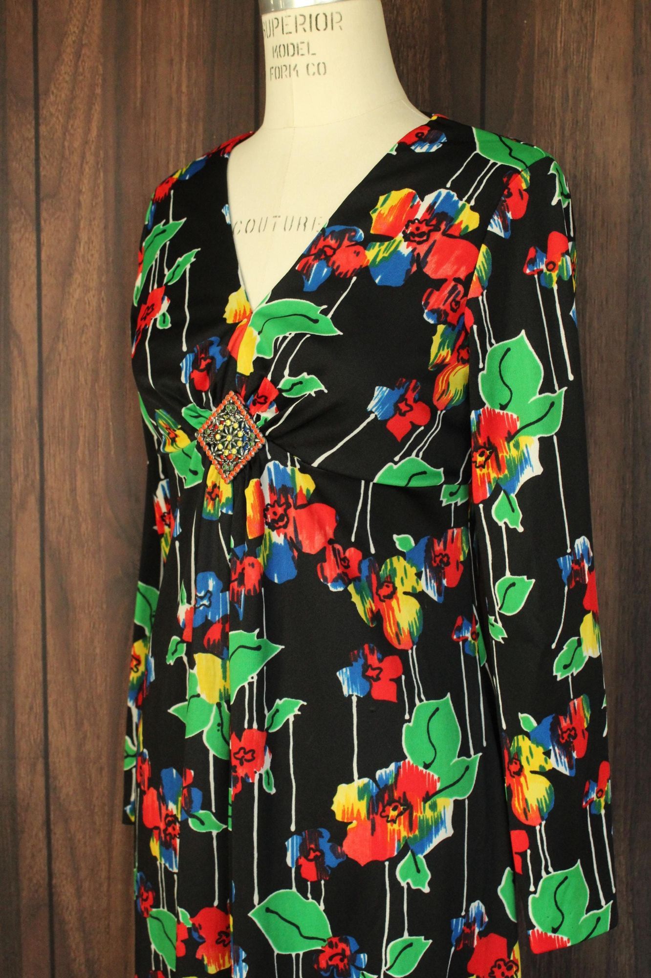 Vintage Vintage 1960s Dress, Black Floral Print with Brooch Maxidre Size M / US 6-8 / IT 42-44 - 6 Thumbnail